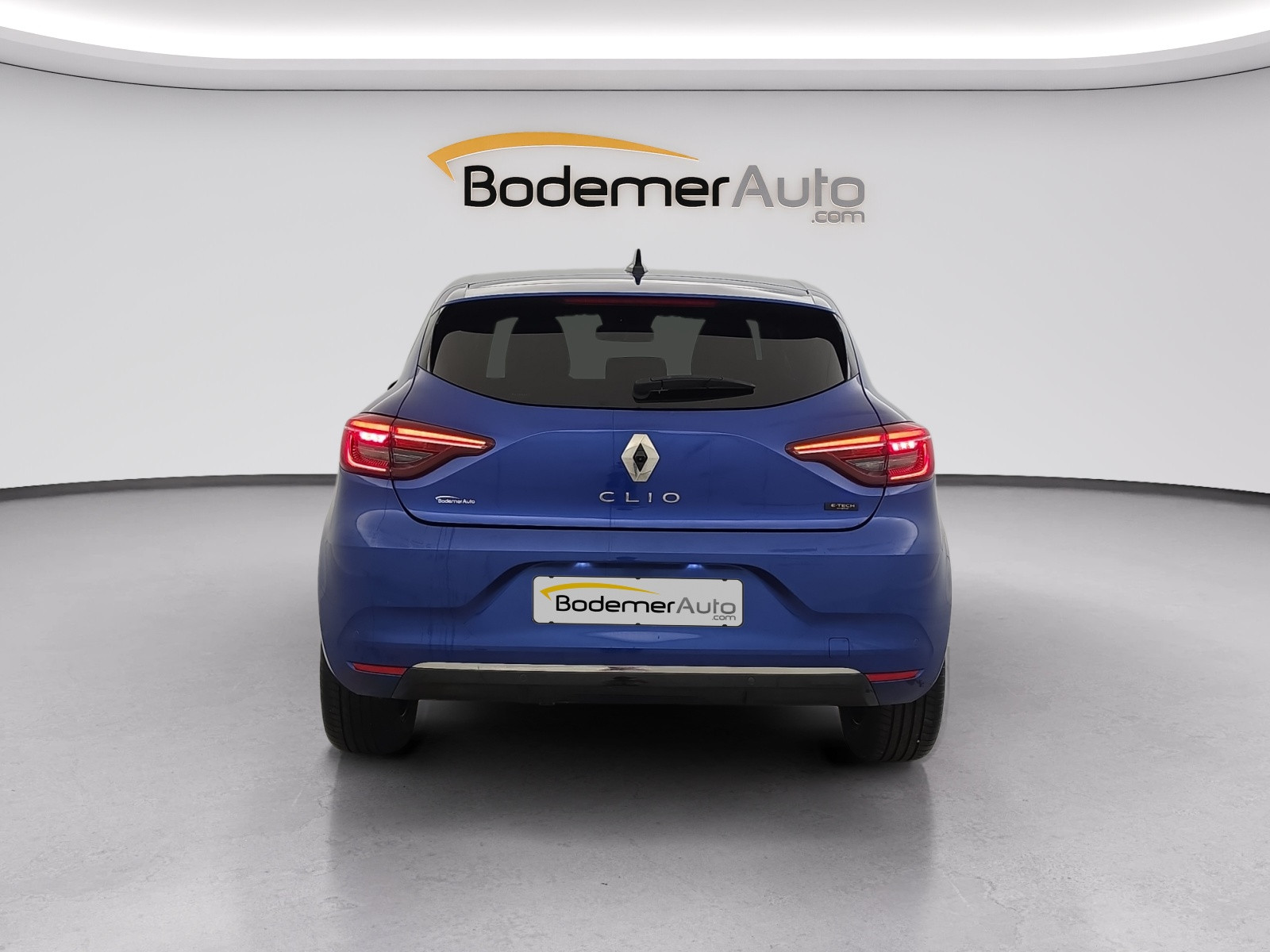 Vente en ligne Renault Clio 5 Clio E-Tech full hybrid 145 au prix de 18 990 €
