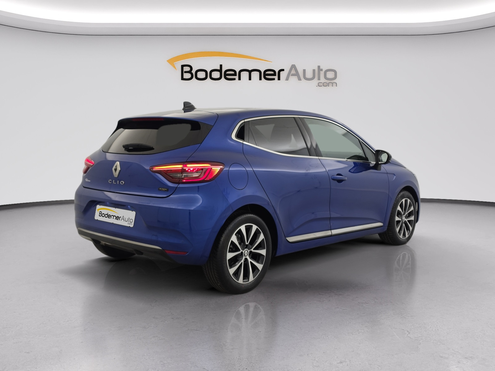 Vente en ligne Renault Clio 5 Clio E-Tech full hybrid 145 au prix de 18 990 €