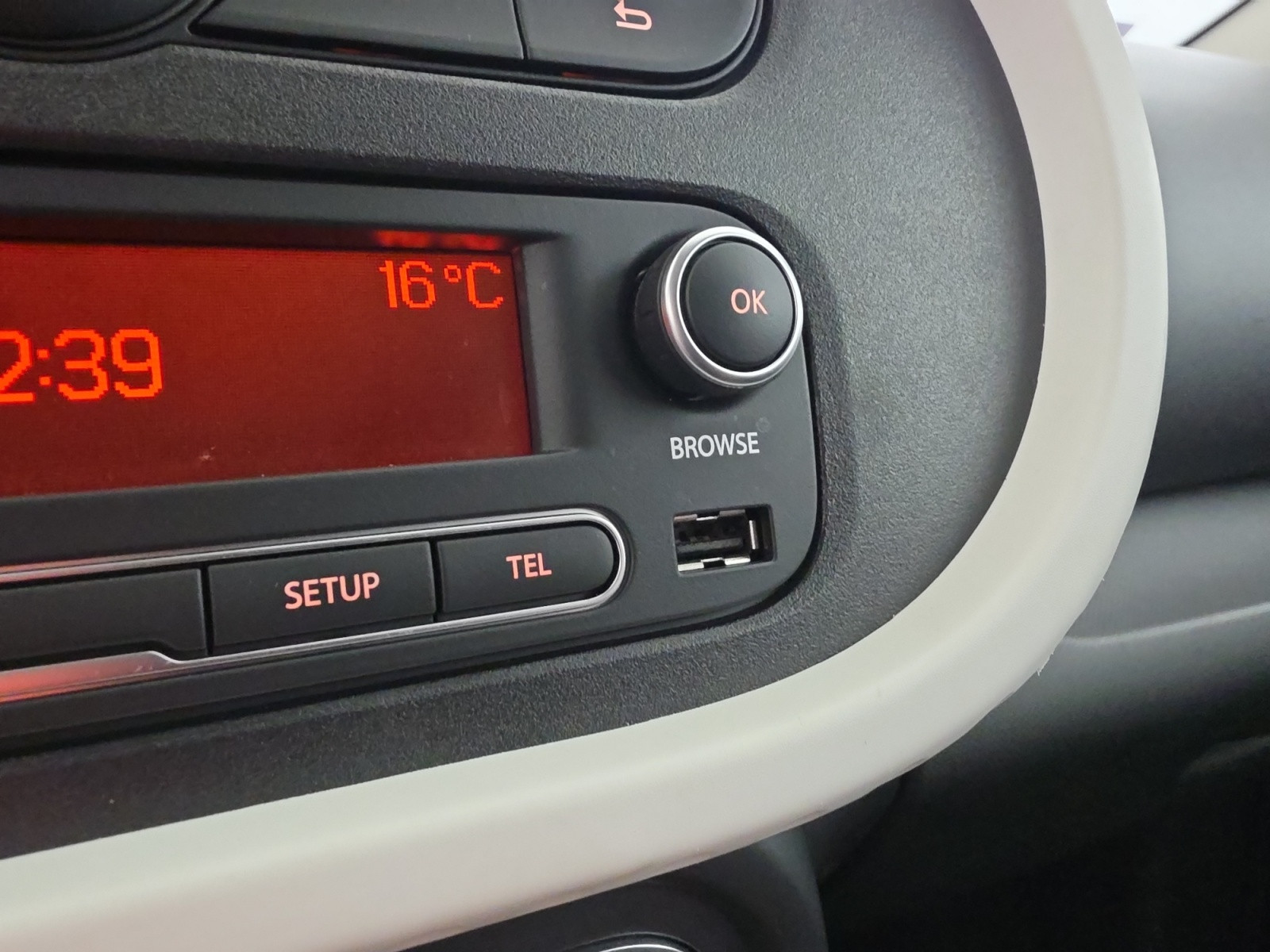 Vente en ligne Renault Twingo Electrique Twingo III E-Tech au prix de 11 990 €