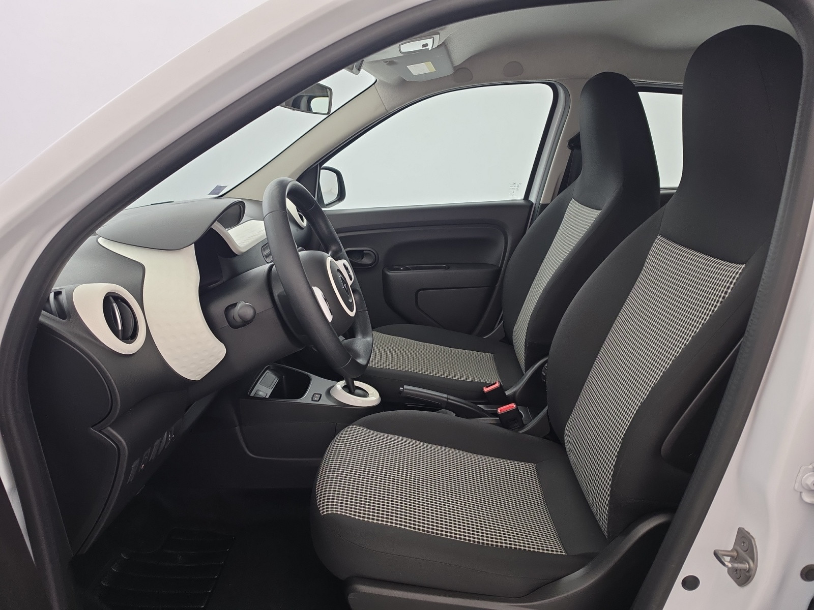 Vente en ligne Renault Twingo Electrique Twingo III E-Tech au prix de 11 990 €
