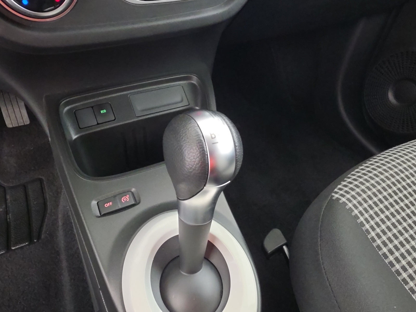 Vente en ligne Renault Twingo Electrique Twingo III E-Tech au prix de 11 990 €