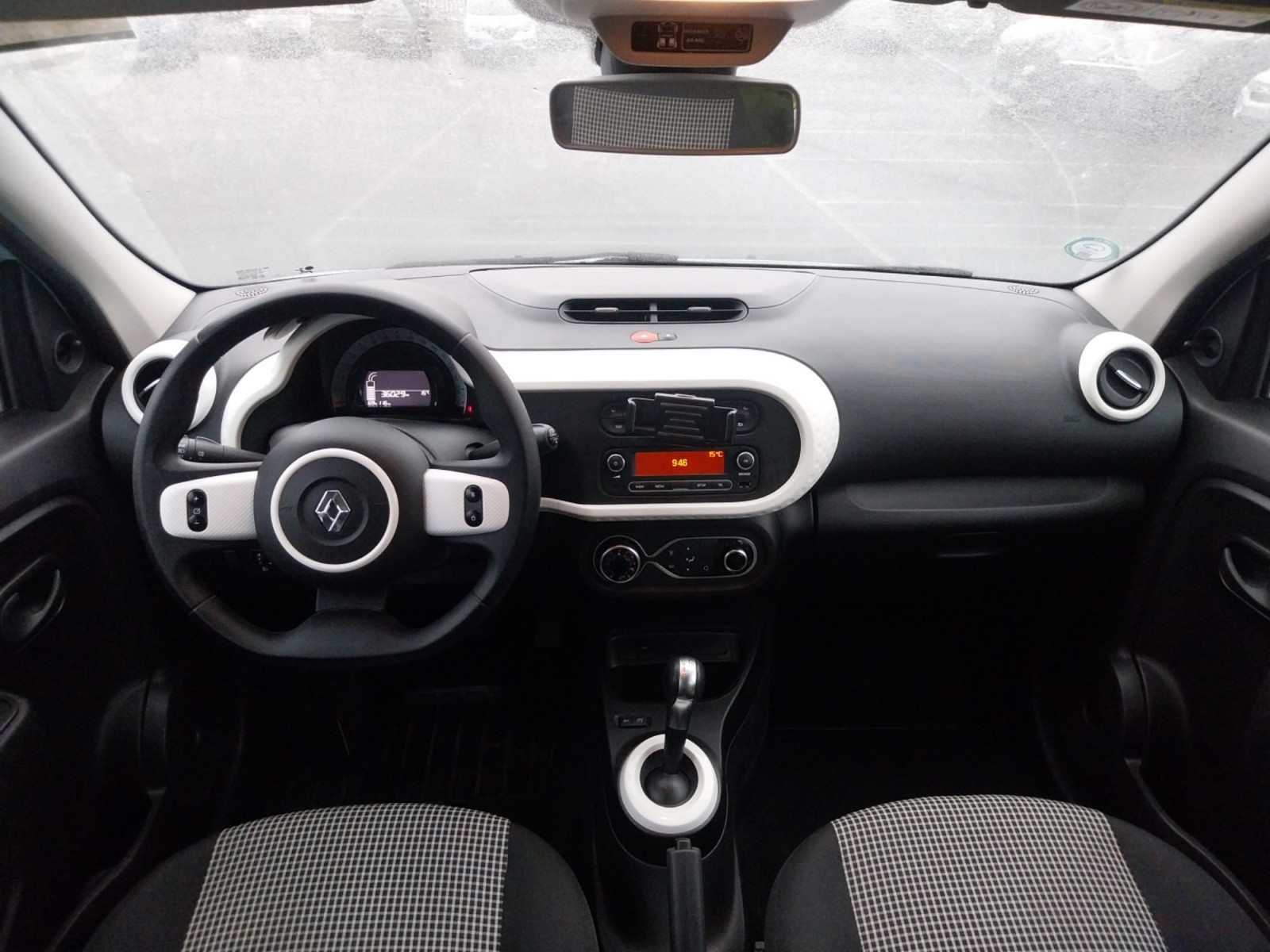 Vente en ligne Renault Twingo Electrique Twingo III E-Tech au prix de 12 990 €