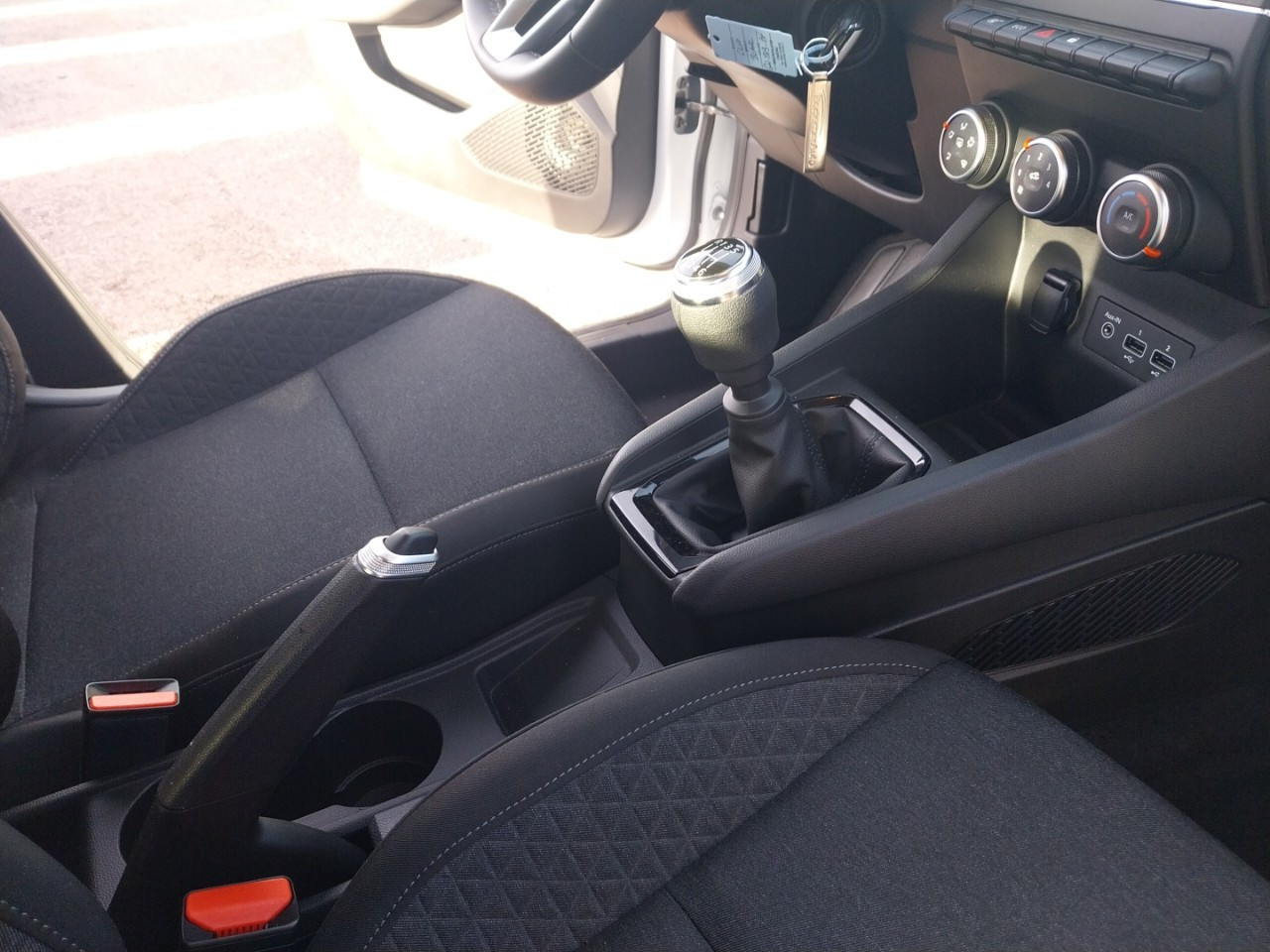Vente en ligne Renault Clio 5 Clio TCe 90 au prix de 13 990 €