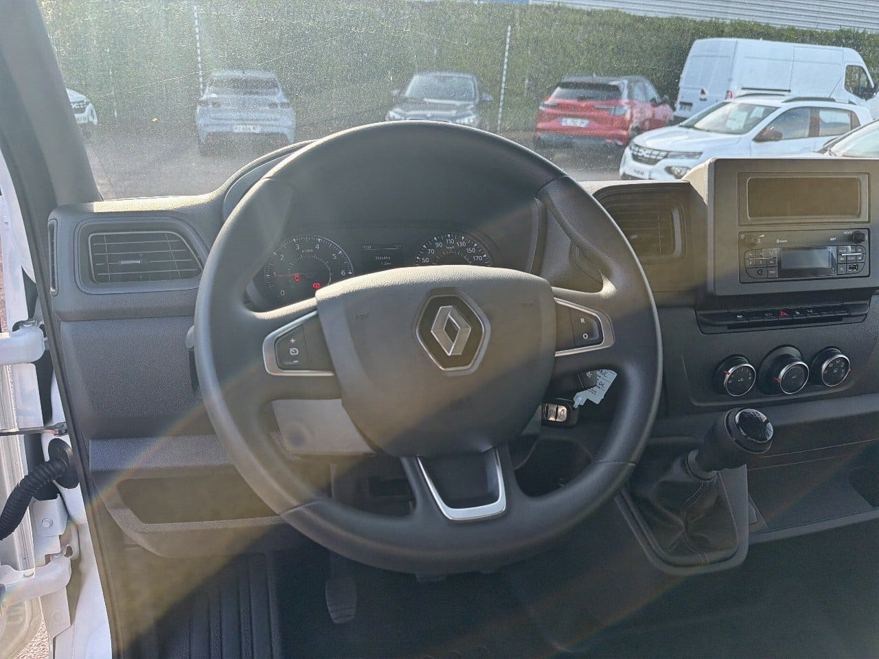 Vente en ligne Renault Master Fourgon MASTER FGN TRAC F3500 L3H3 BLUE DCI 135 au prix de 24 290 €