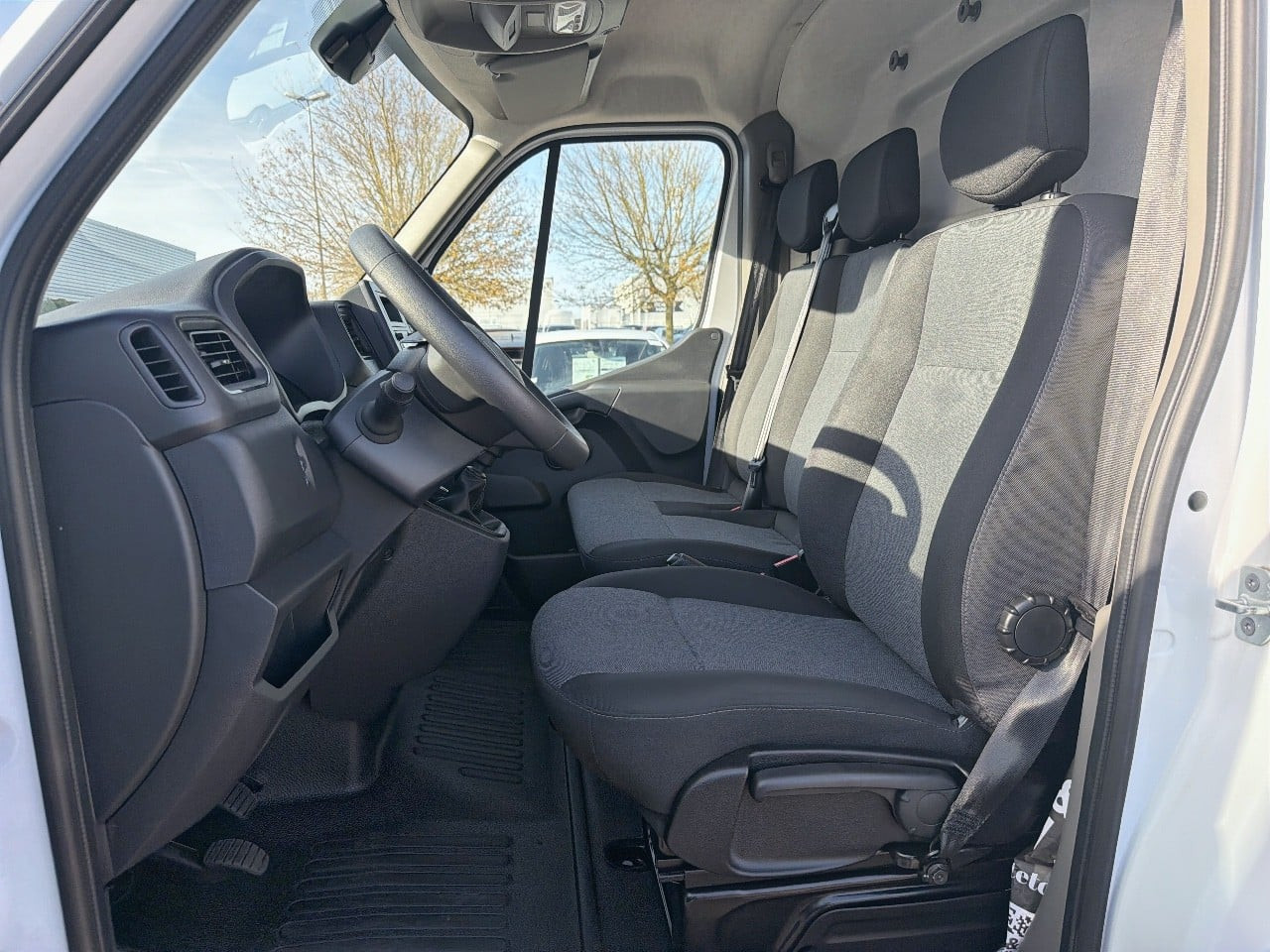 Vente en ligne Renault Master Fourgon MASTER FGN TRAC F3500 L3H3 BLUE DCI 135 au prix de 24 290 €