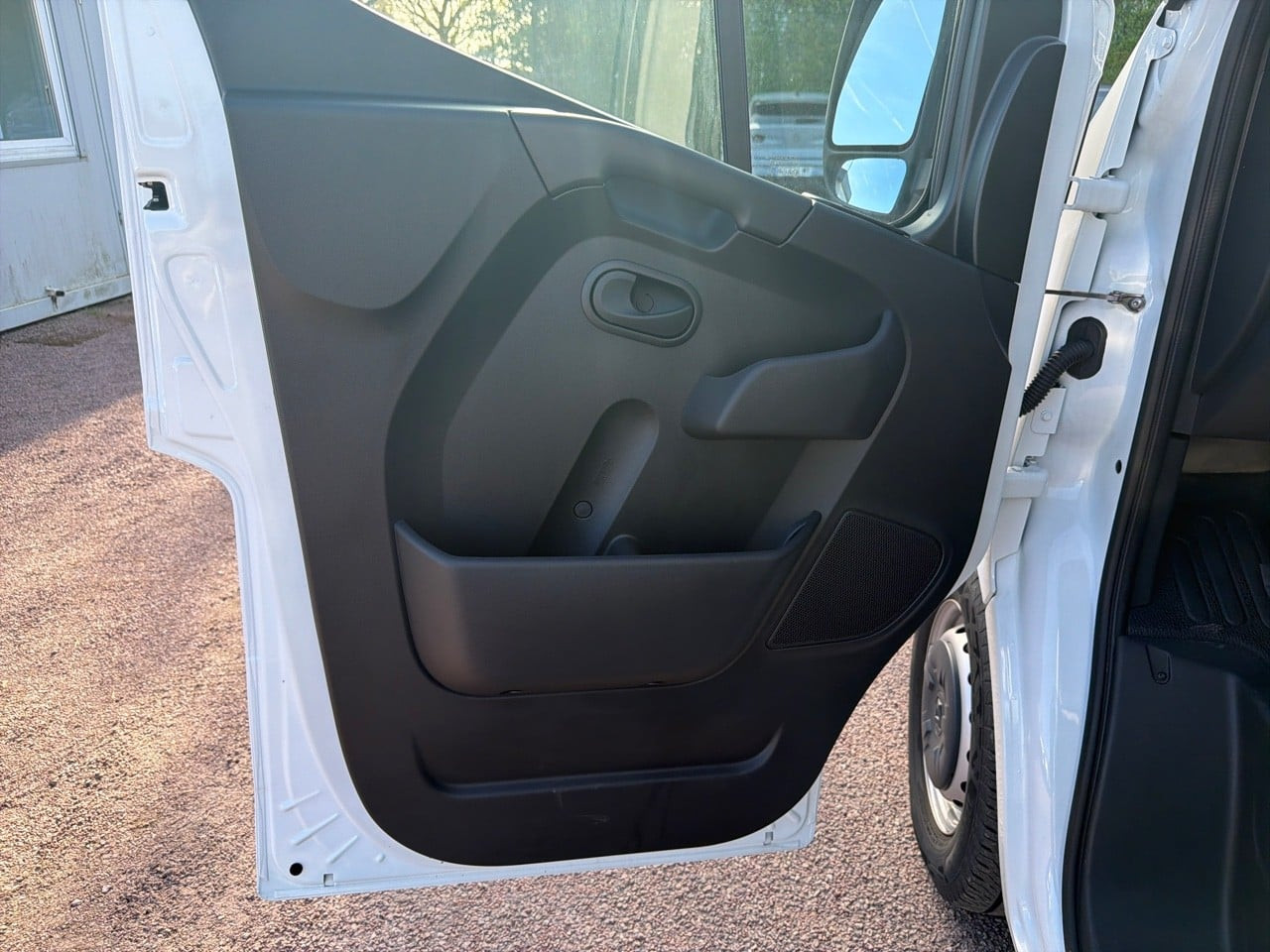 Vente en ligne Renault Master Fourgon MASTER FGN TRAC F3500 L3H3 BLUE DCI 135 au prix de 24 290 €