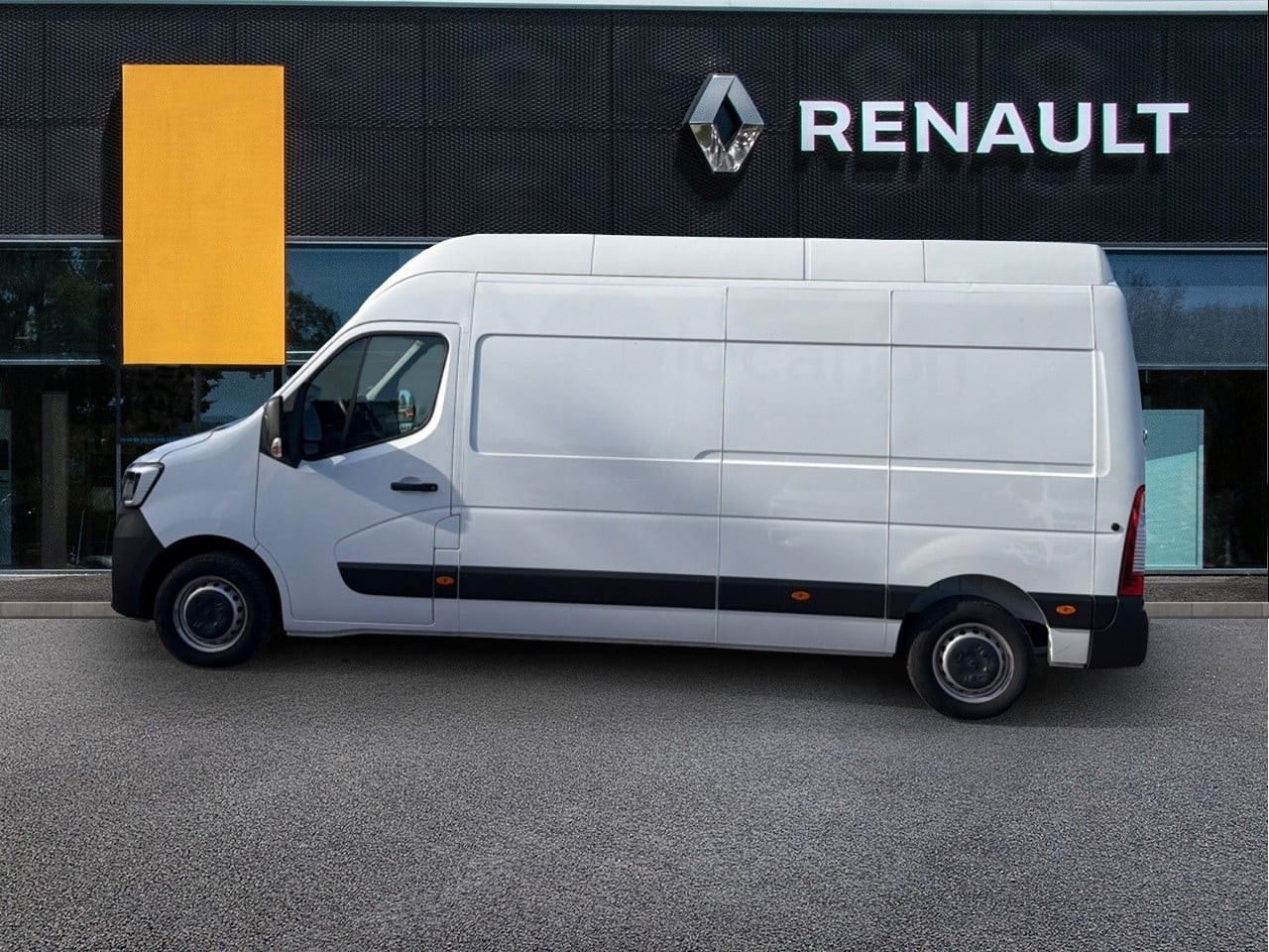 Vente en ligne Renault Master Fourgon MASTER FGN TRAC F3500 L3H3 BLUE DCI 135 au prix de 24 290 €