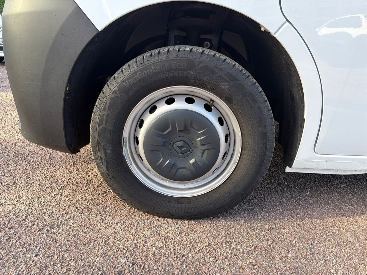 Vente en ligne Renault Master Fourgon MASTER FGN TRAC F3500 L3H3 BLUE DCI 135 au prix de 24 290 €
