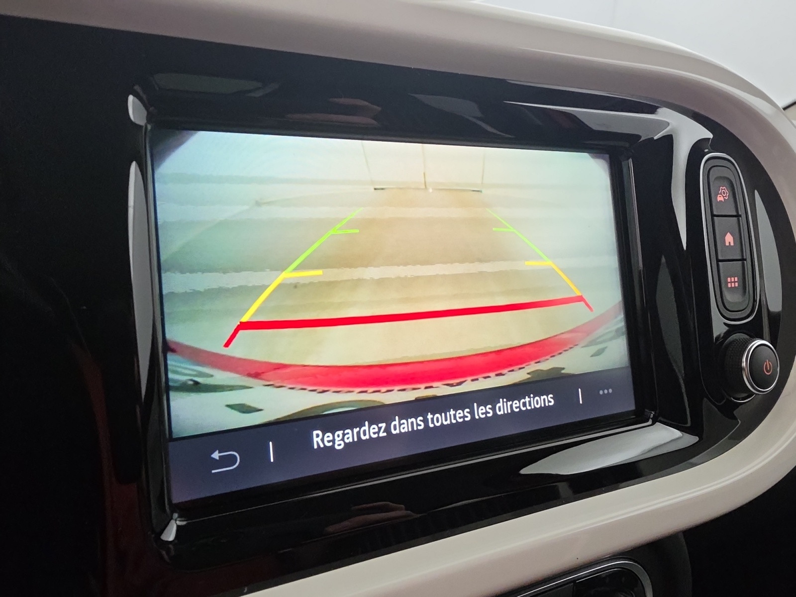 Vente en ligne Renault Twingo Electrique Twingo III E-Tech au prix de 14 990 €