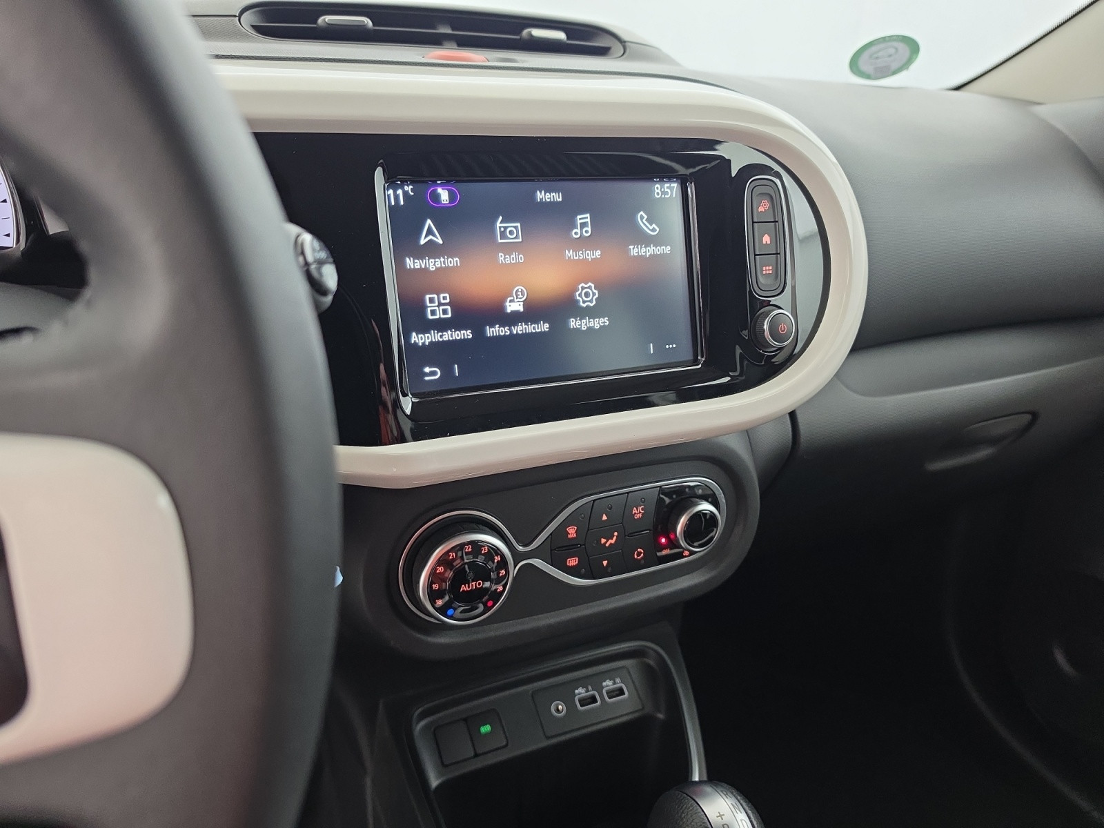 Vente en ligne Renault Twingo Electrique Twingo III E-Tech au prix de 14 990 €