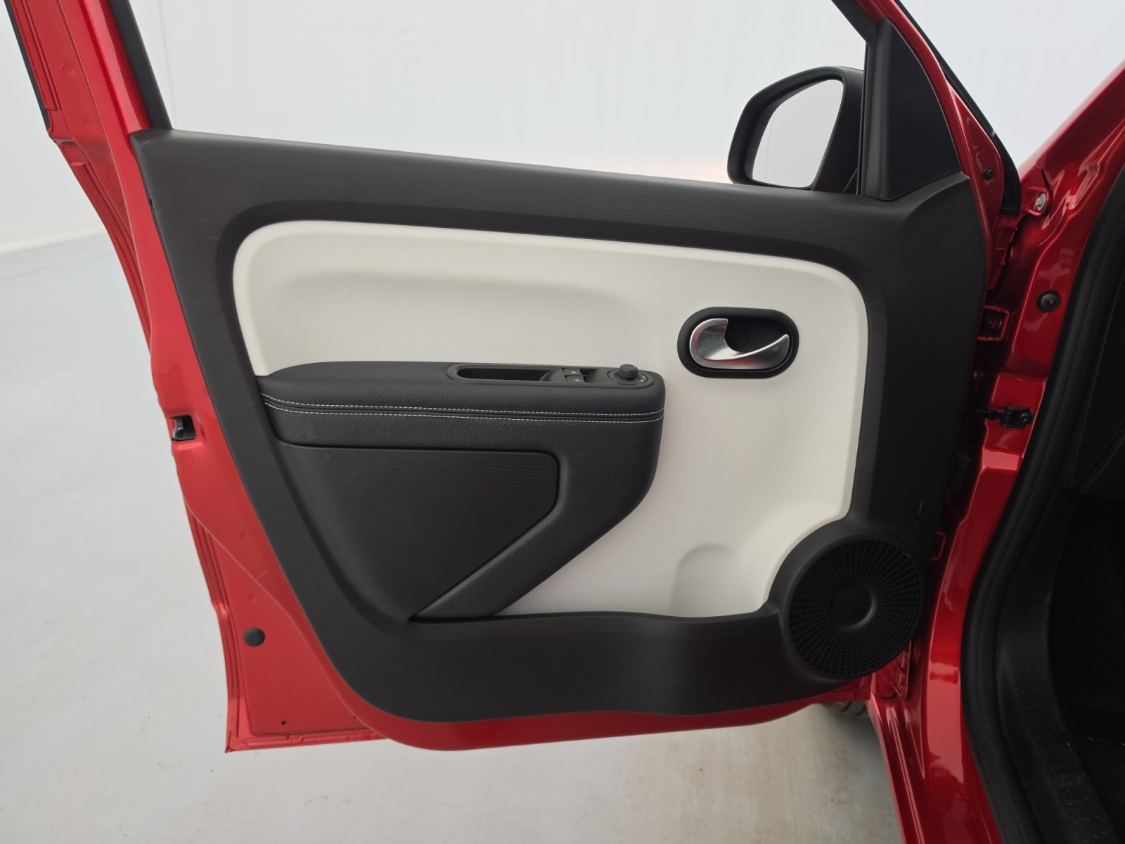 Vente en ligne Renault Twingo Electrique Twingo III E-Tech au prix de 14 990 €