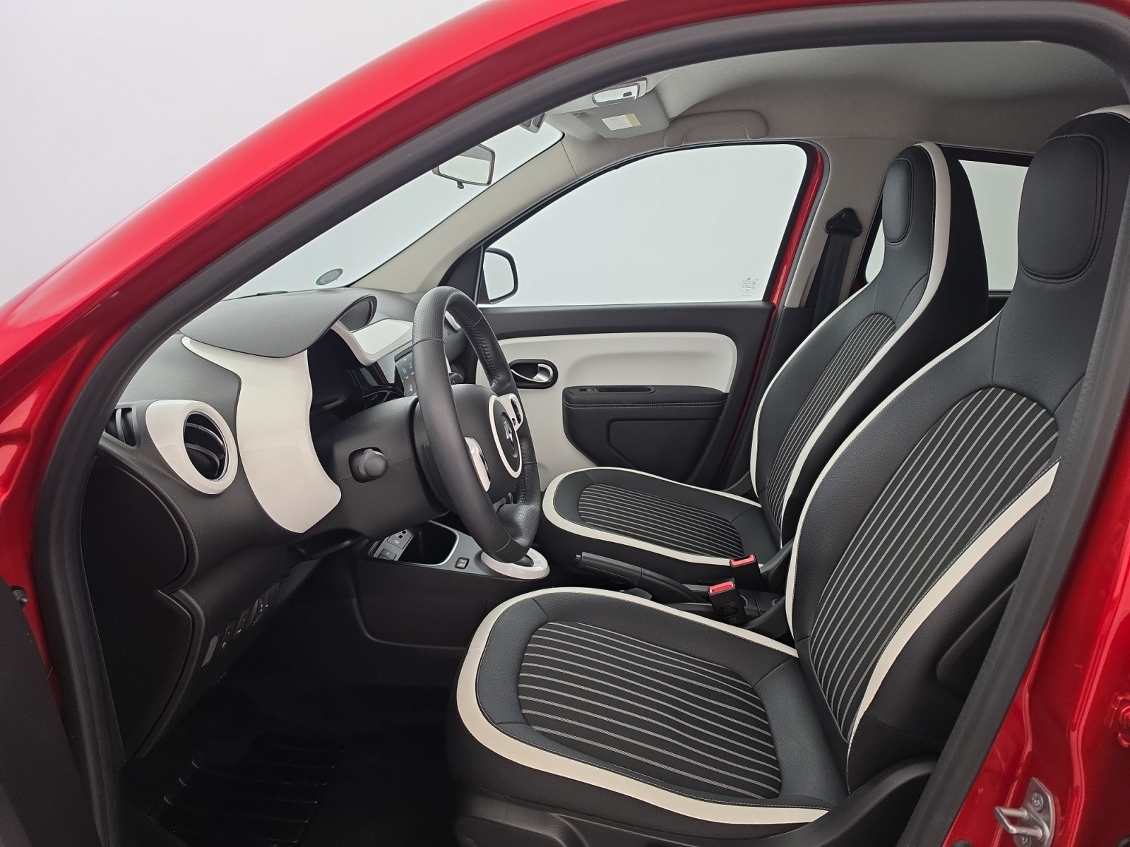 Vente en ligne Renault Twingo Electrique Twingo III E-Tech au prix de 14 990 €