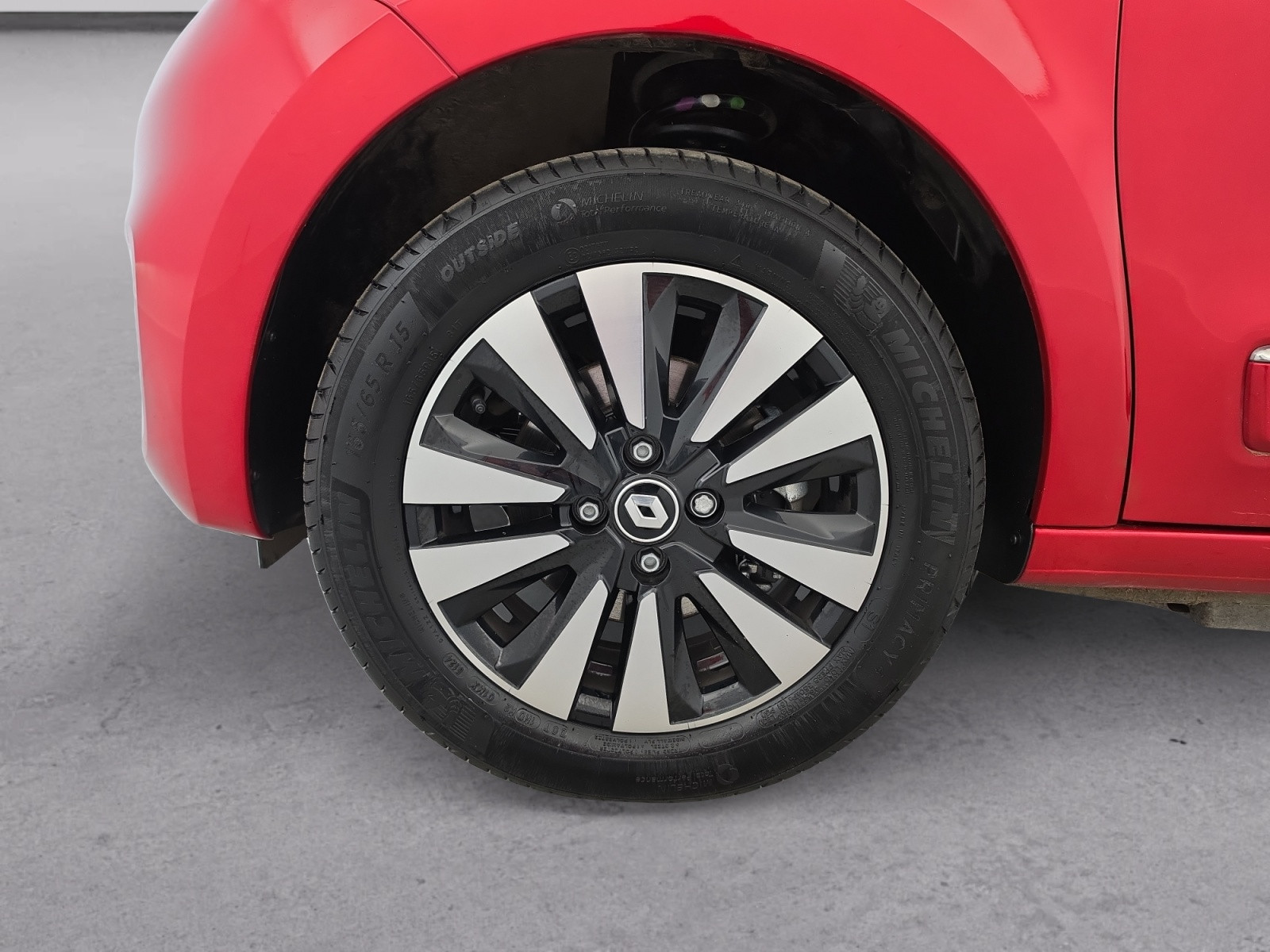 Vente en ligne Renault Twingo Electrique Twingo III E-Tech au prix de 14 990 €