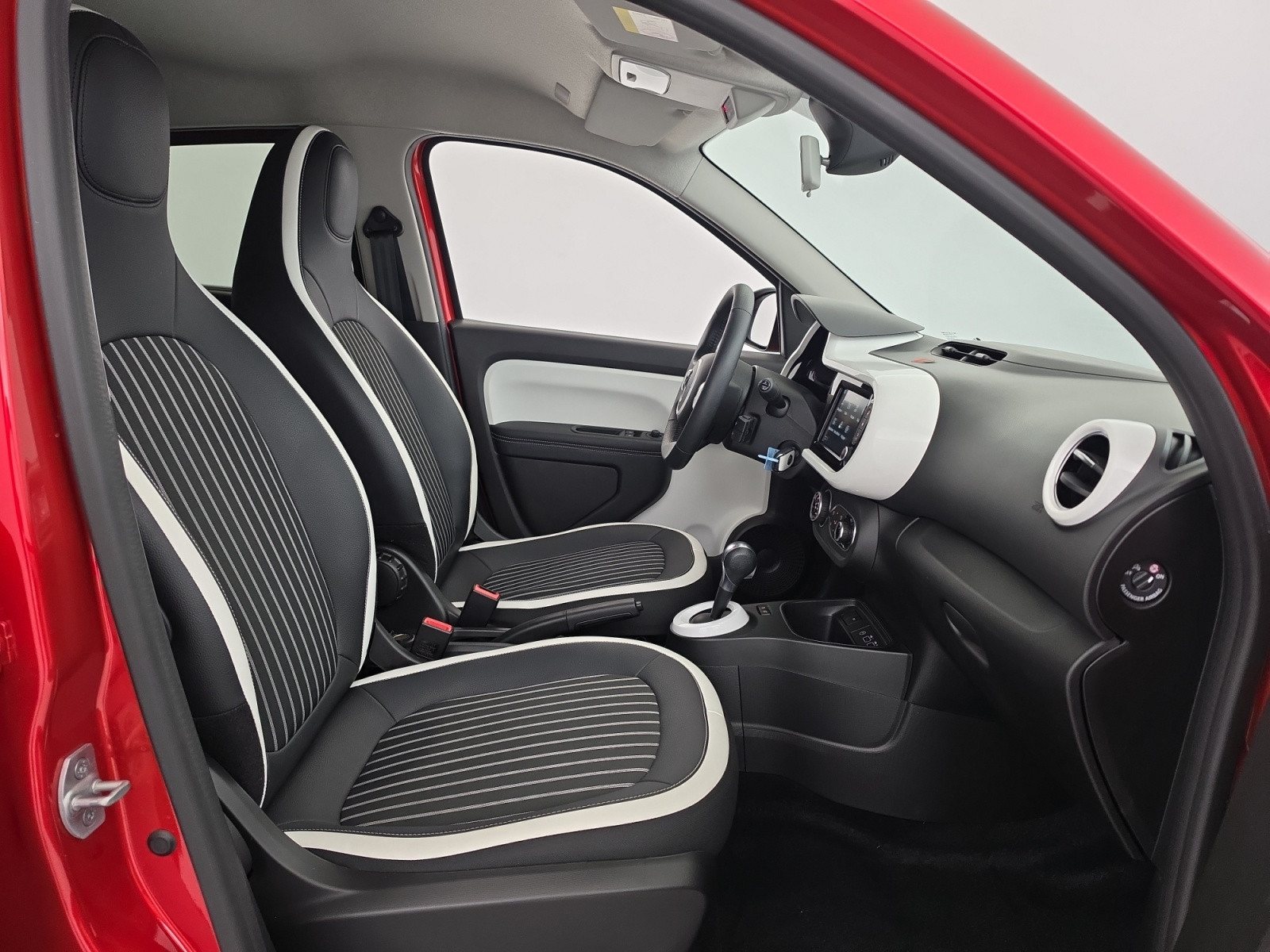 Vente en ligne Renault Twingo Electrique Twingo III E-Tech au prix de 14 990 €