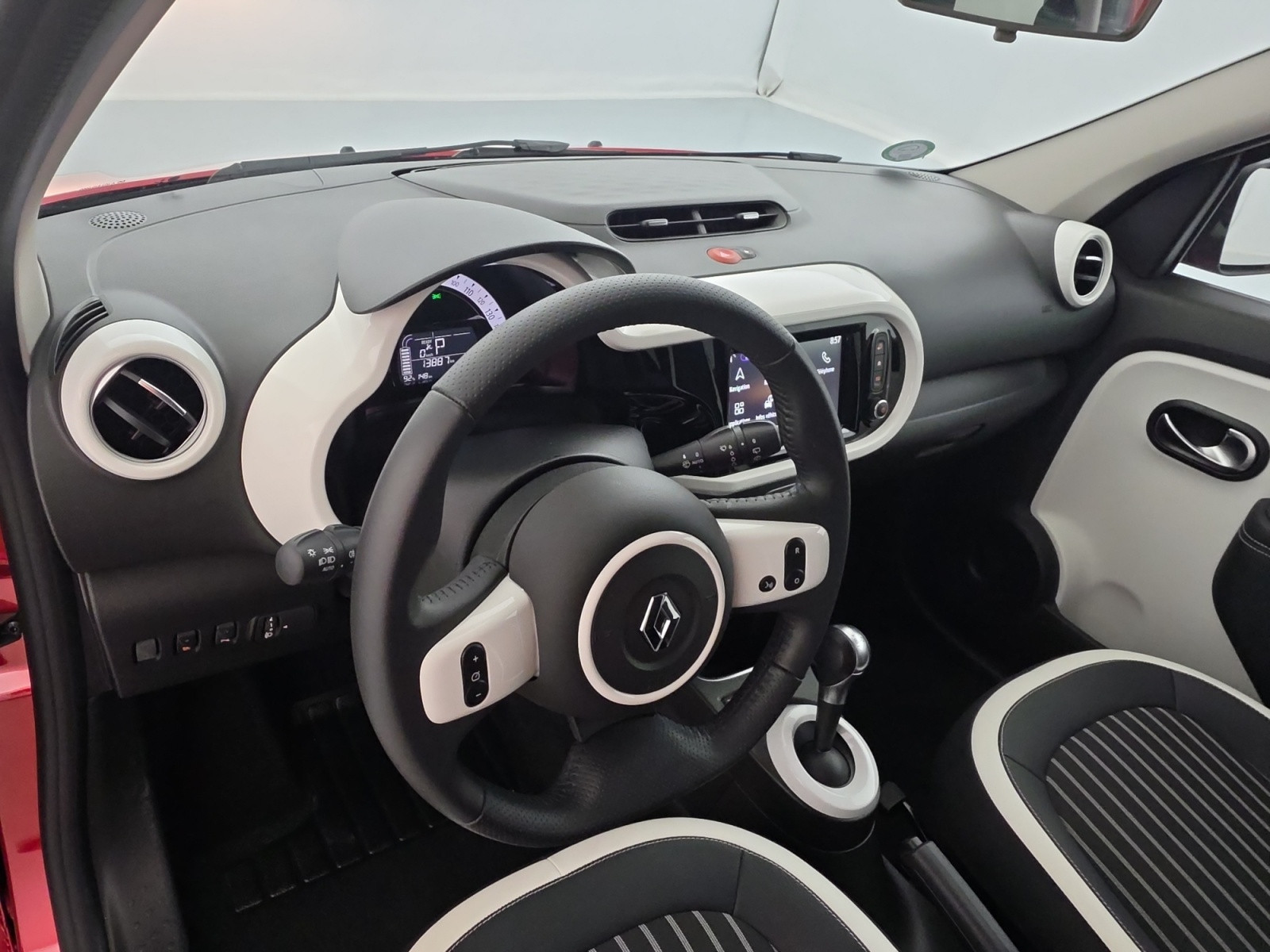 Vente en ligne Renault Twingo Electrique Twingo III E-Tech au prix de 14 990 €