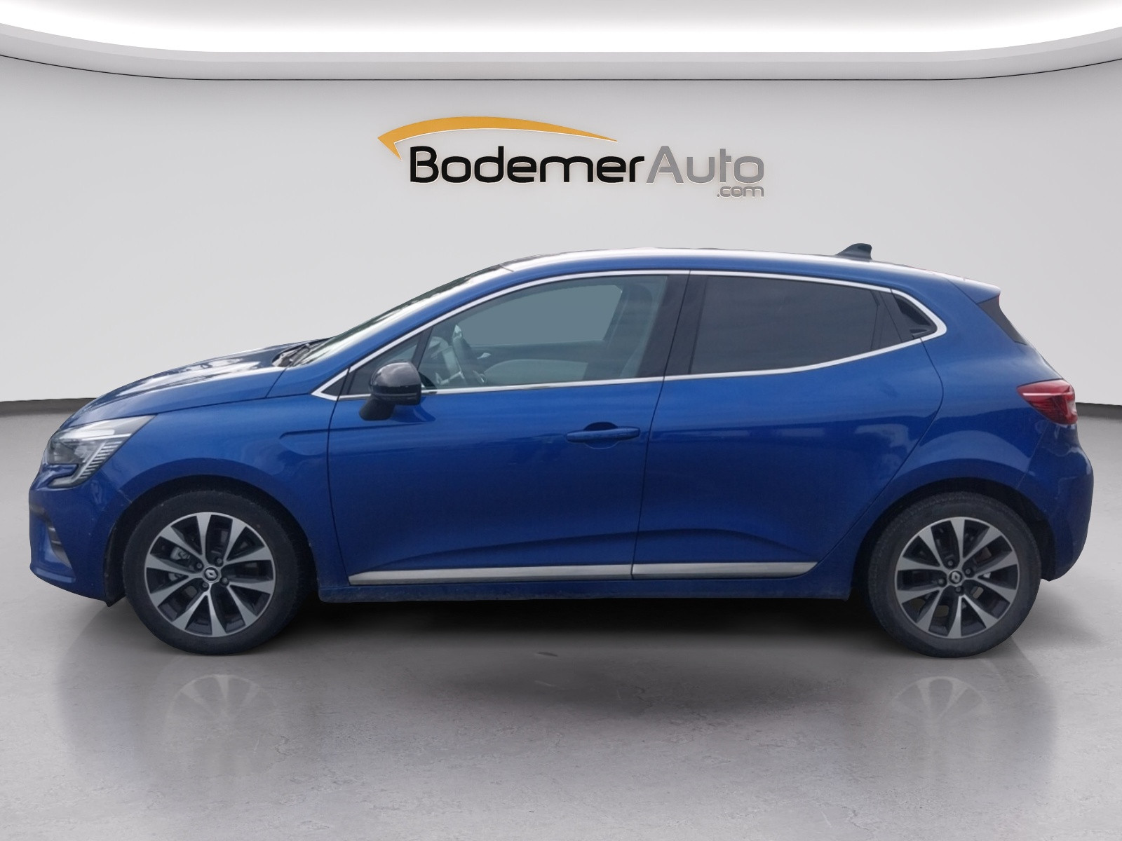 Vente en ligne Renault Clio 5 Clio E-Tech full hybrid 145 au prix de 18 990 €