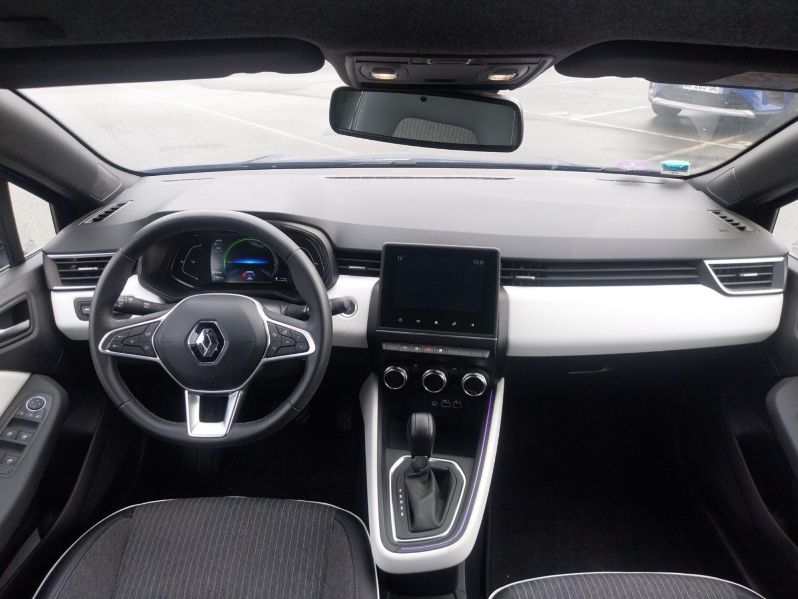 Vente en ligne Renault Clio 5 Clio E-Tech full hybrid 145 au prix de 18 990 €