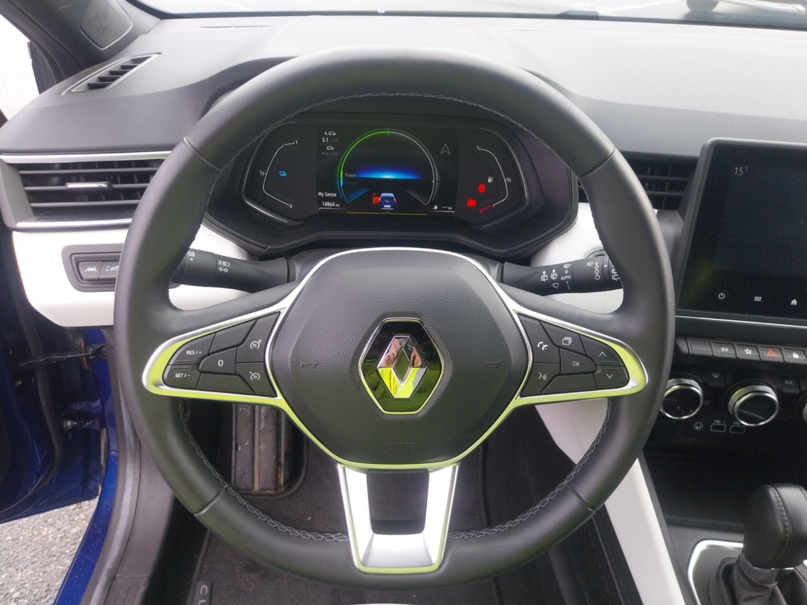 Vente en ligne Renault Clio 5 Clio E-Tech full hybrid 145 au prix de 18 990 €