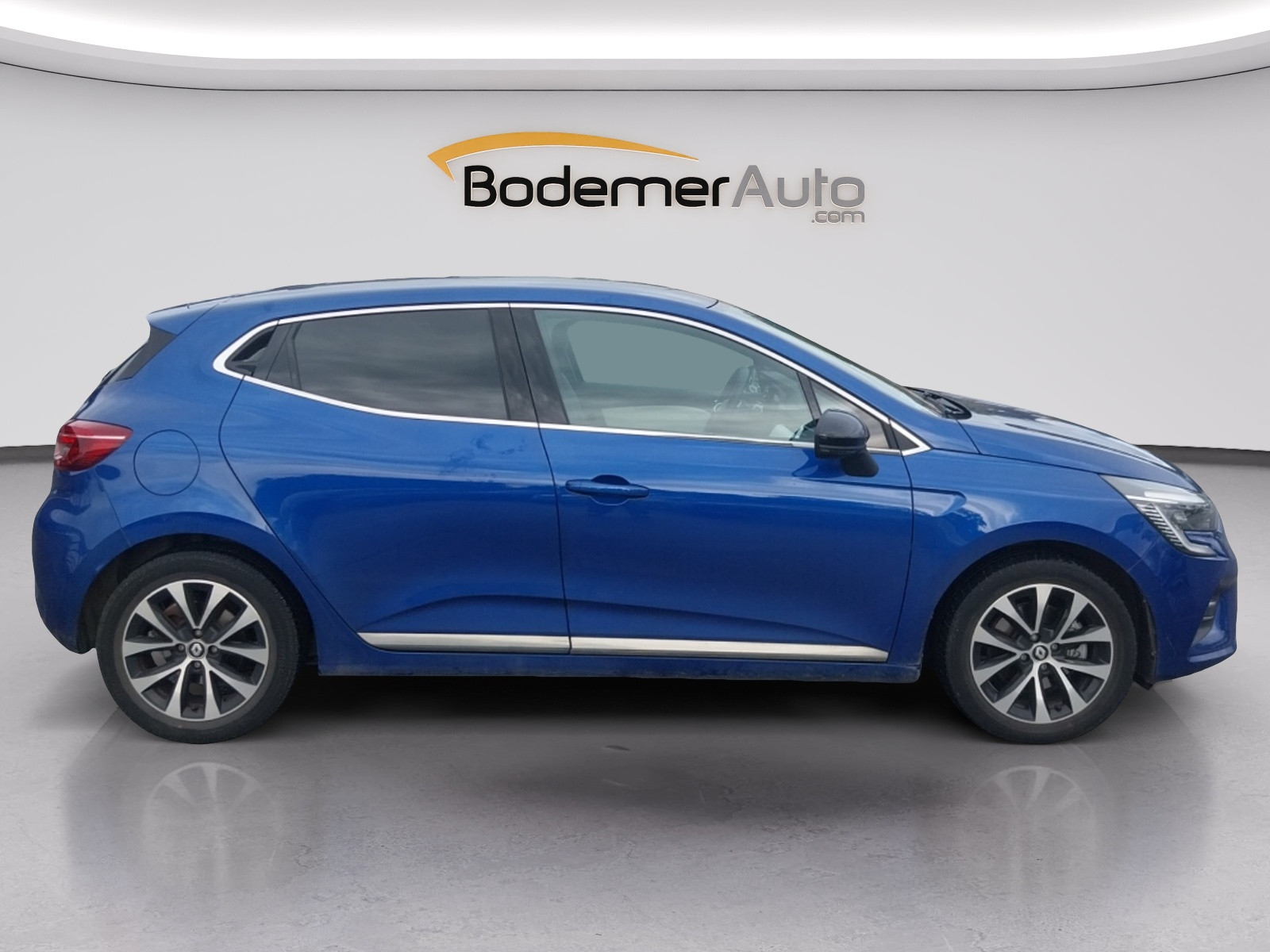 Vente en ligne Renault Clio 5 Clio E-Tech full hybrid 145 au prix de 18 990 €