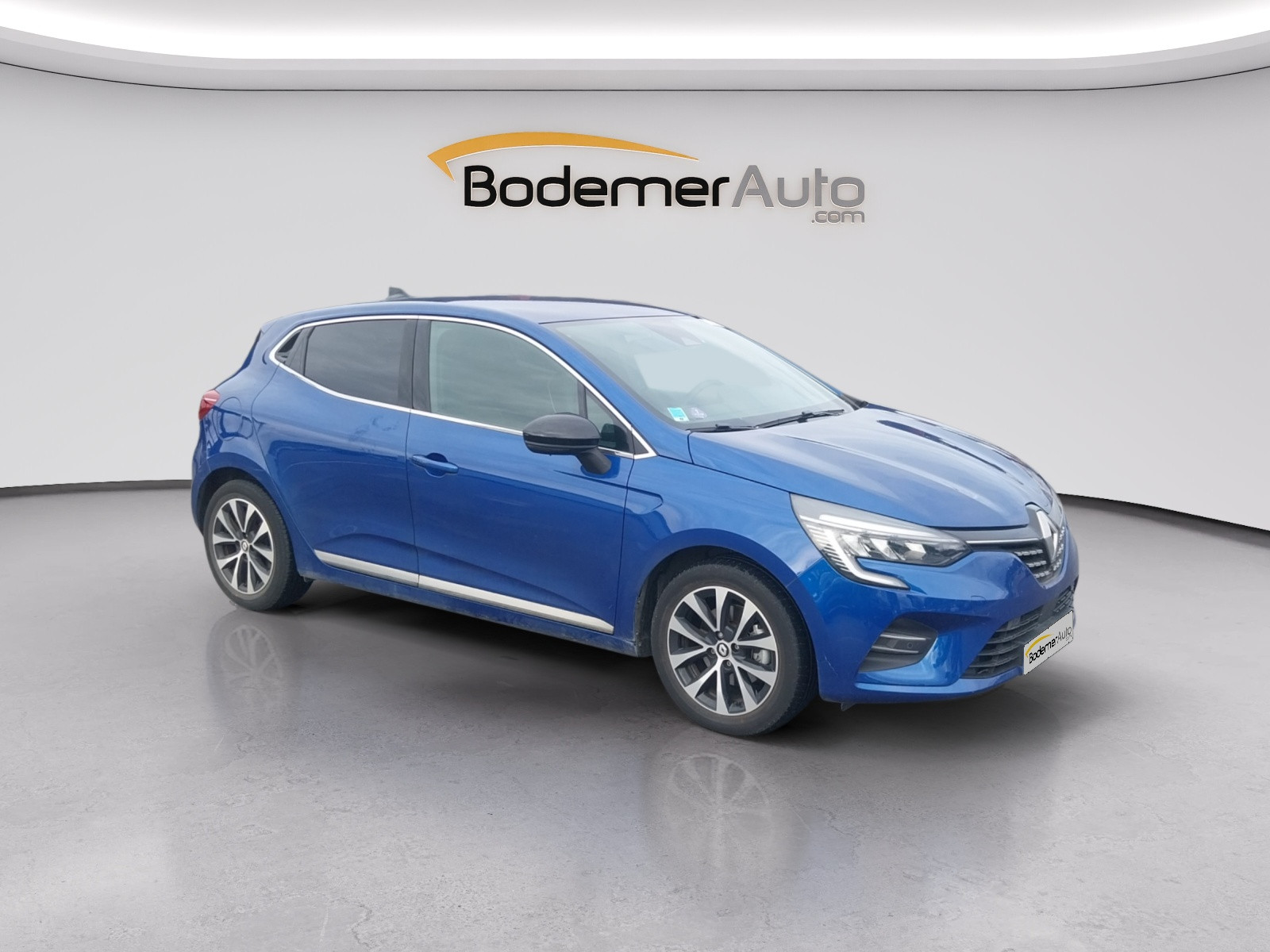 Vente en ligne Renault Clio 5 Clio E-Tech full hybrid 145 au prix de 18 990 €