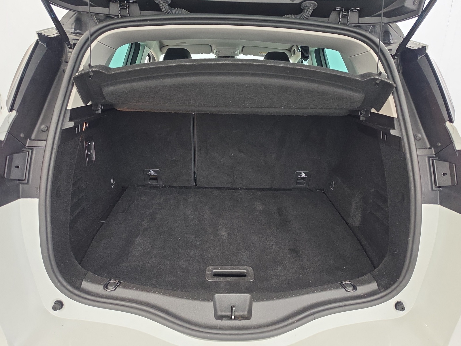Vente en ligne Renault Scenic 4 Scenic Blue dCi 120 EDC au prix de 14 990 €