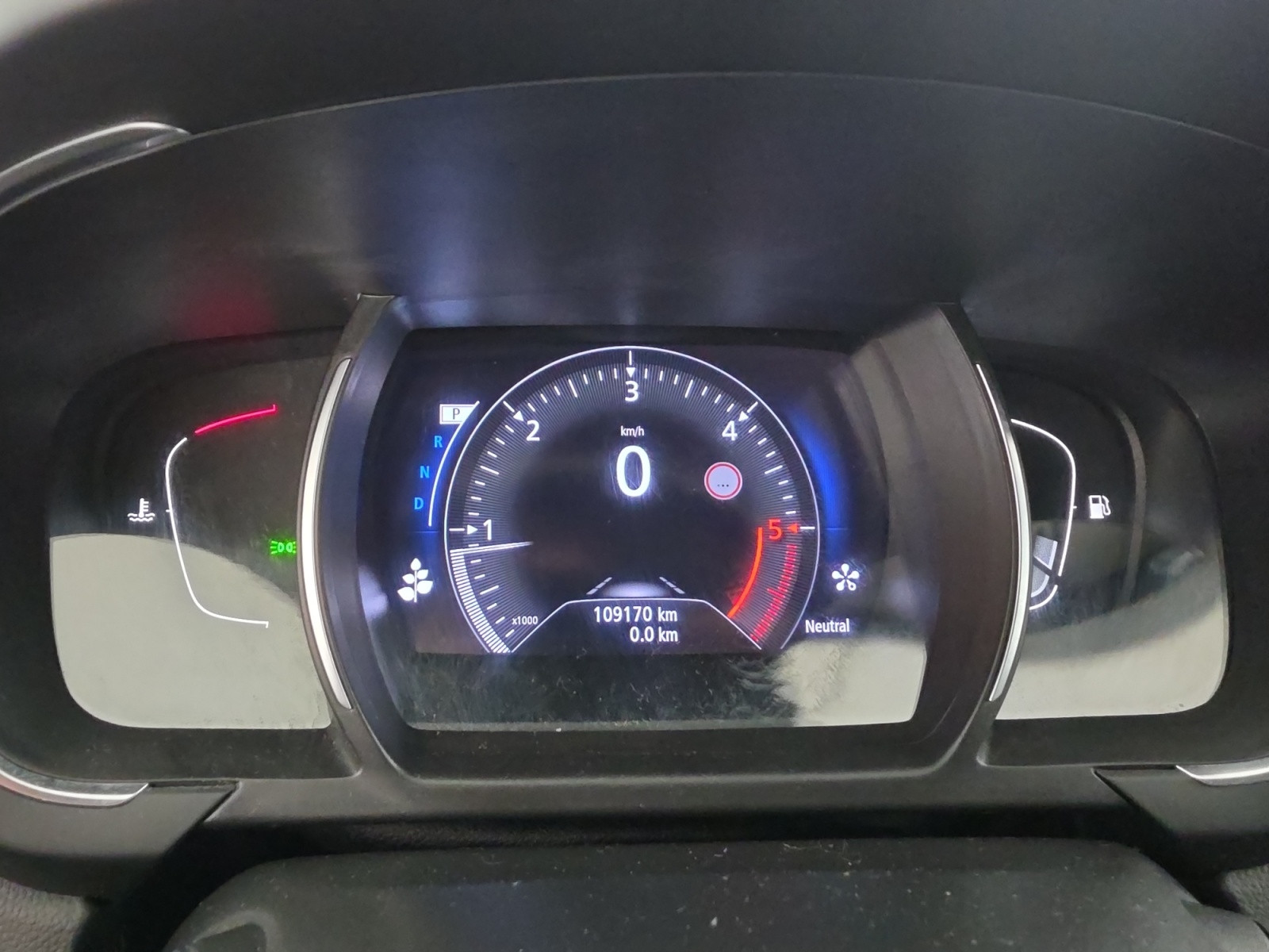 Vente en ligne Renault Scenic 4 Scenic Blue dCi 120 EDC au prix de 14 990 €