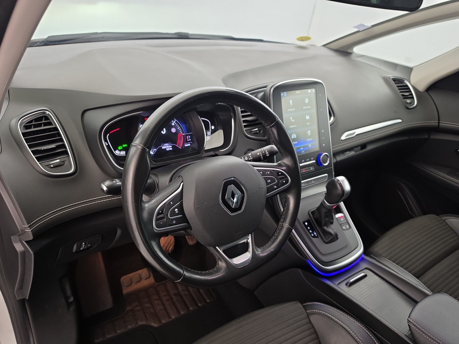Vente en ligne Renault Scenic 4 Scenic Blue dCi 120 EDC au prix de 14 990 €