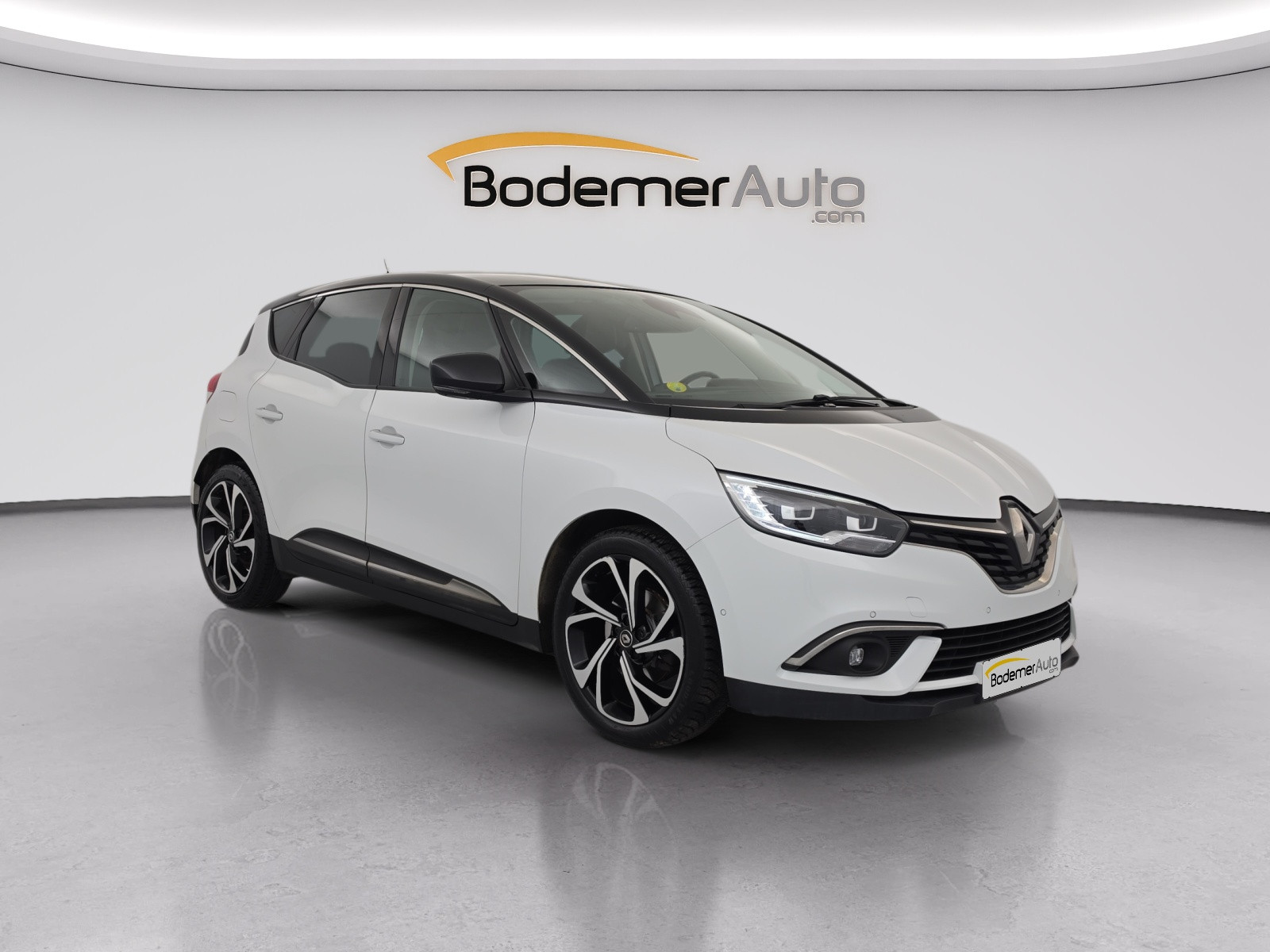 Vente en ligne Renault Scenic 4 Scenic Blue dCi 120 EDC au prix de 14 990 €