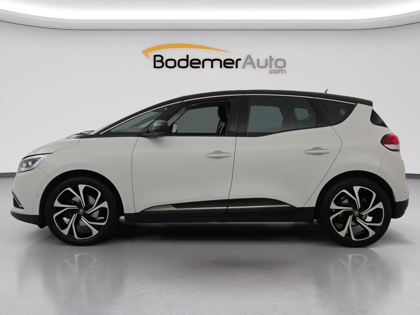 Vente en ligne Renault Scenic 4 Scenic Blue dCi 120 EDC au prix de 14 990 €