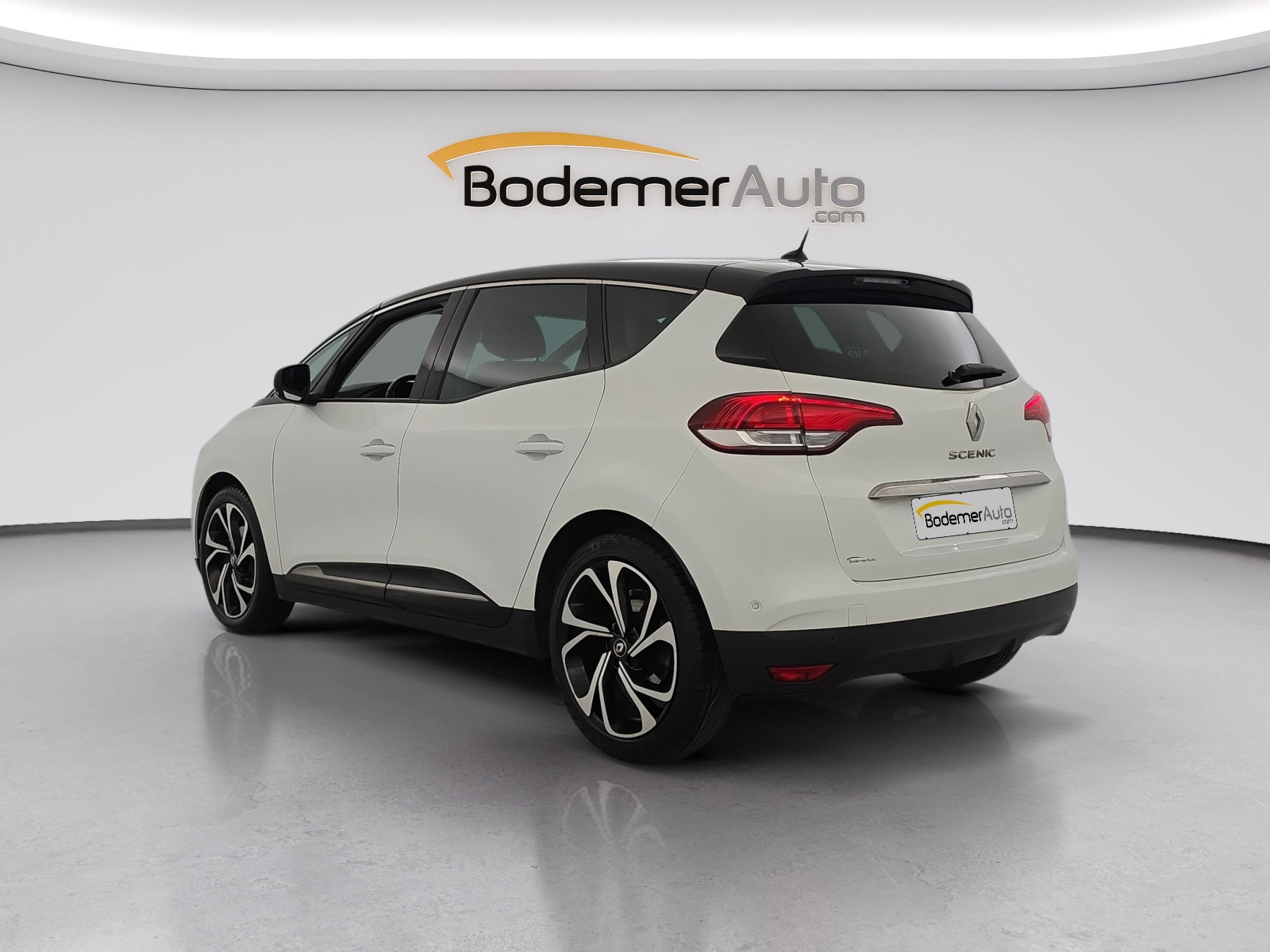 Vente en ligne Renault Scenic 4 Scenic Blue dCi 120 EDC au prix de 14 990 €