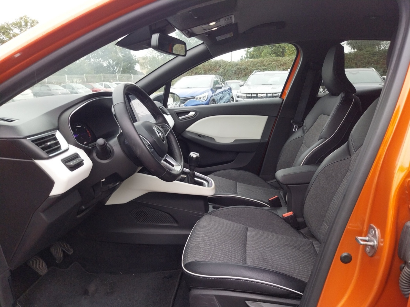 Vente en ligne Renault Clio 5 Clio TCe 90 au prix de 15 990 €