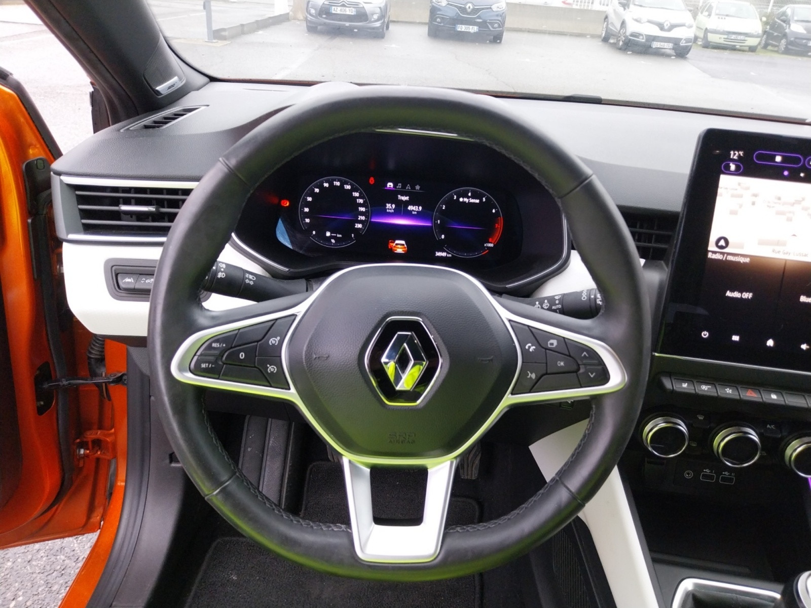 Vente en ligne Renault Clio 5 Clio TCe 90 au prix de 15 990 €