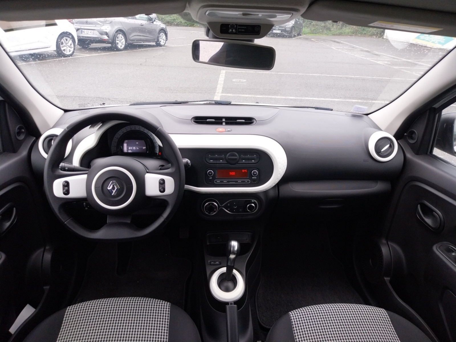 Vente en ligne Renault Twingo Electrique Twingo III E-Tech au prix de 11 990 €