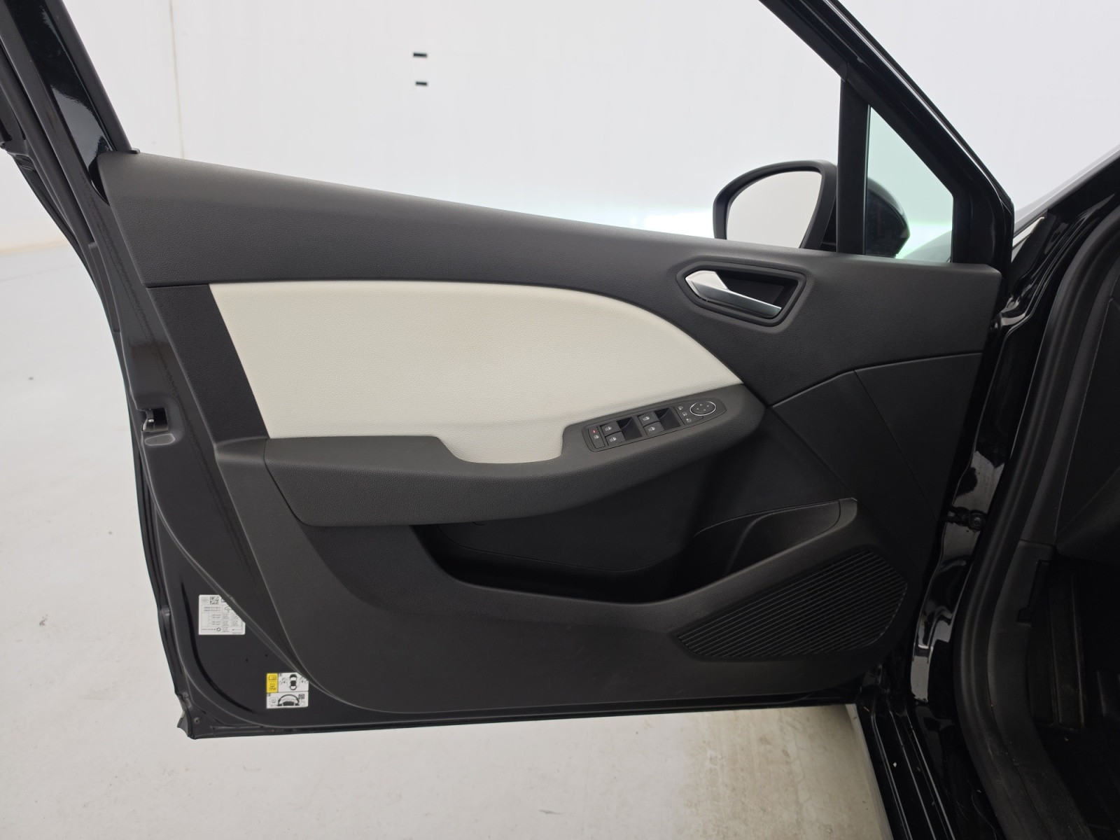 Vente en ligne Renault Clio 5 Clio E-Tech full hybrid 145 au prix de 17 390 €