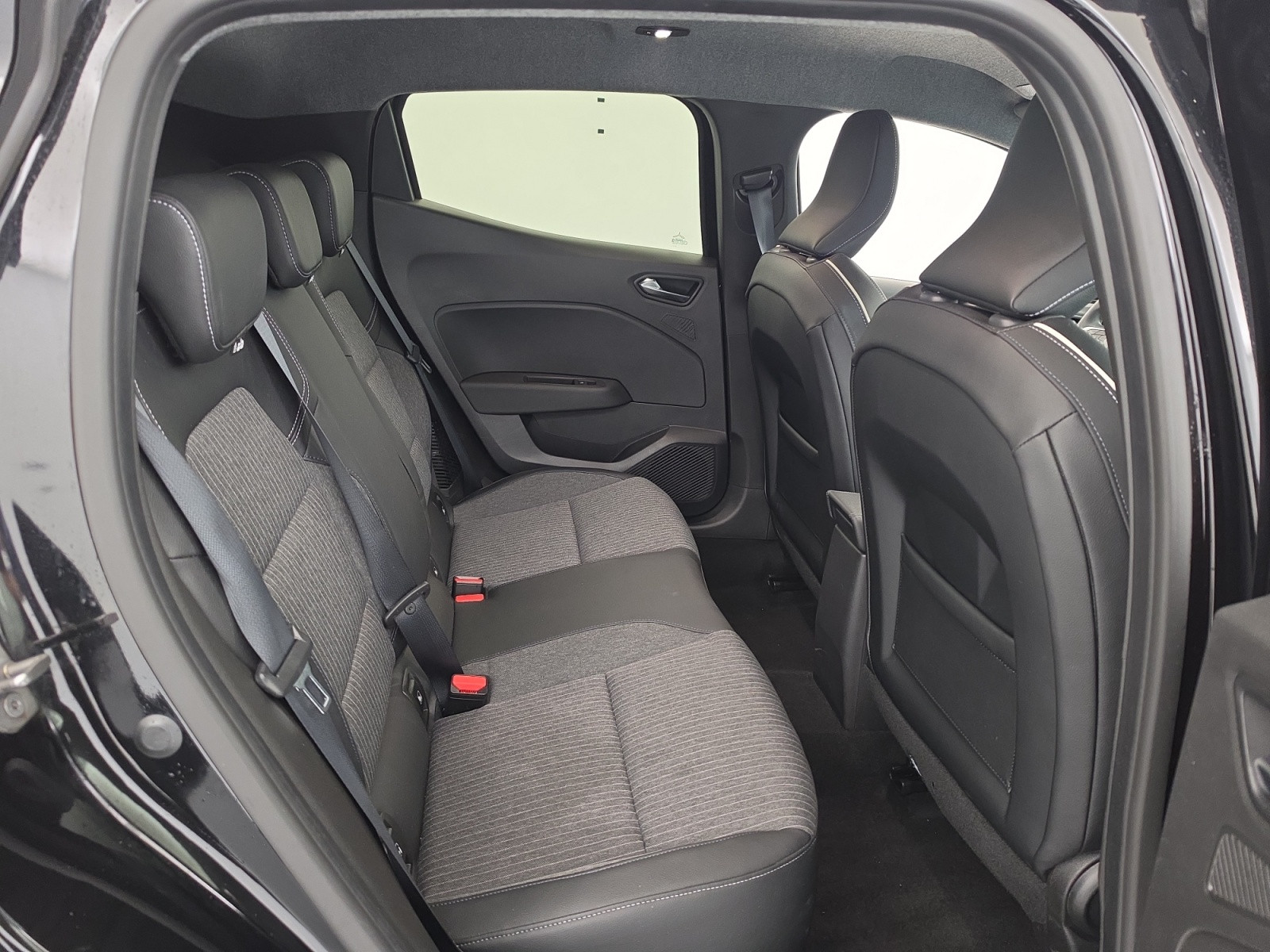 Vente en ligne Renault Clio 5 Clio E-Tech full hybrid 145 au prix de 17 390 €