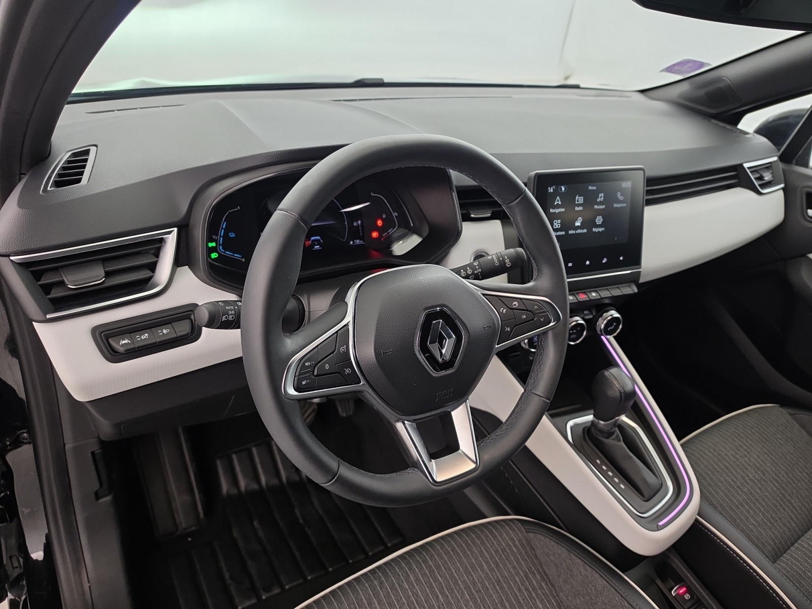 Vente en ligne Renault Clio 5 Clio E-Tech full hybrid 145 au prix de 17 390 €