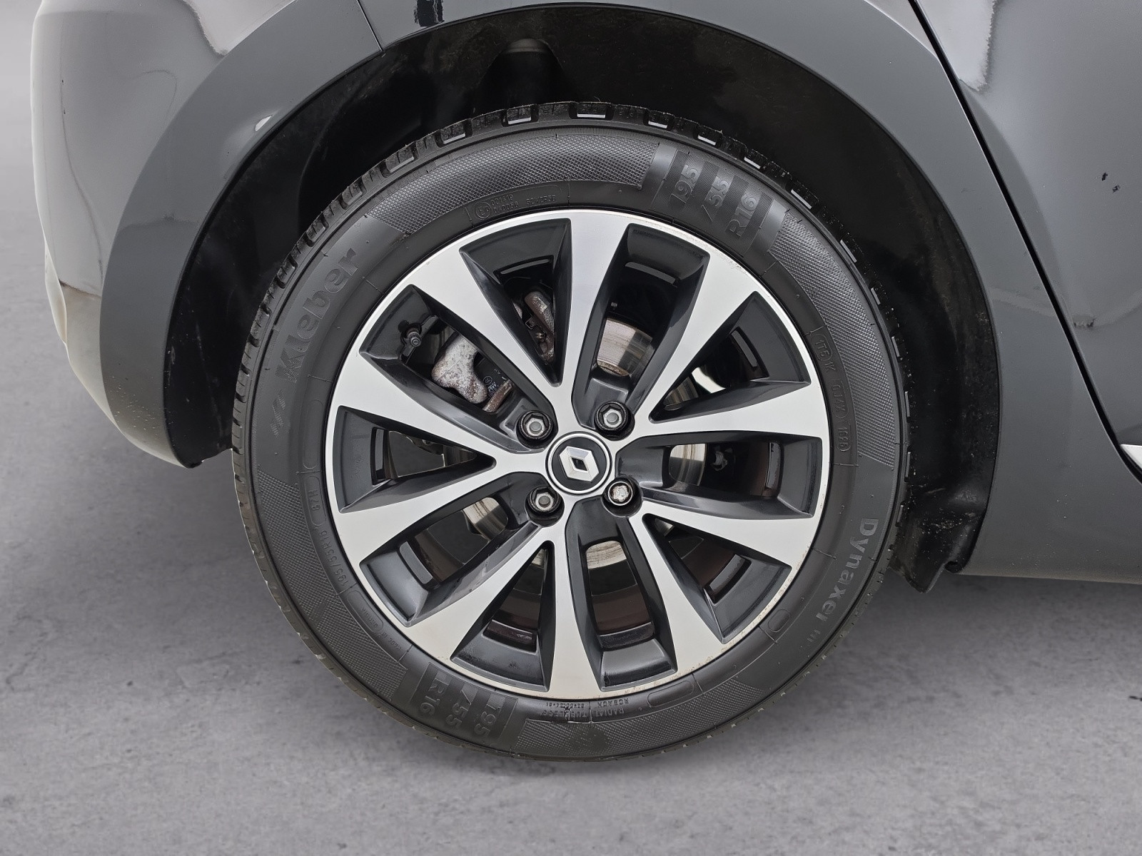 Vente en ligne Renault Clio 5 Clio E-Tech full hybrid 145 au prix de 17 390 €