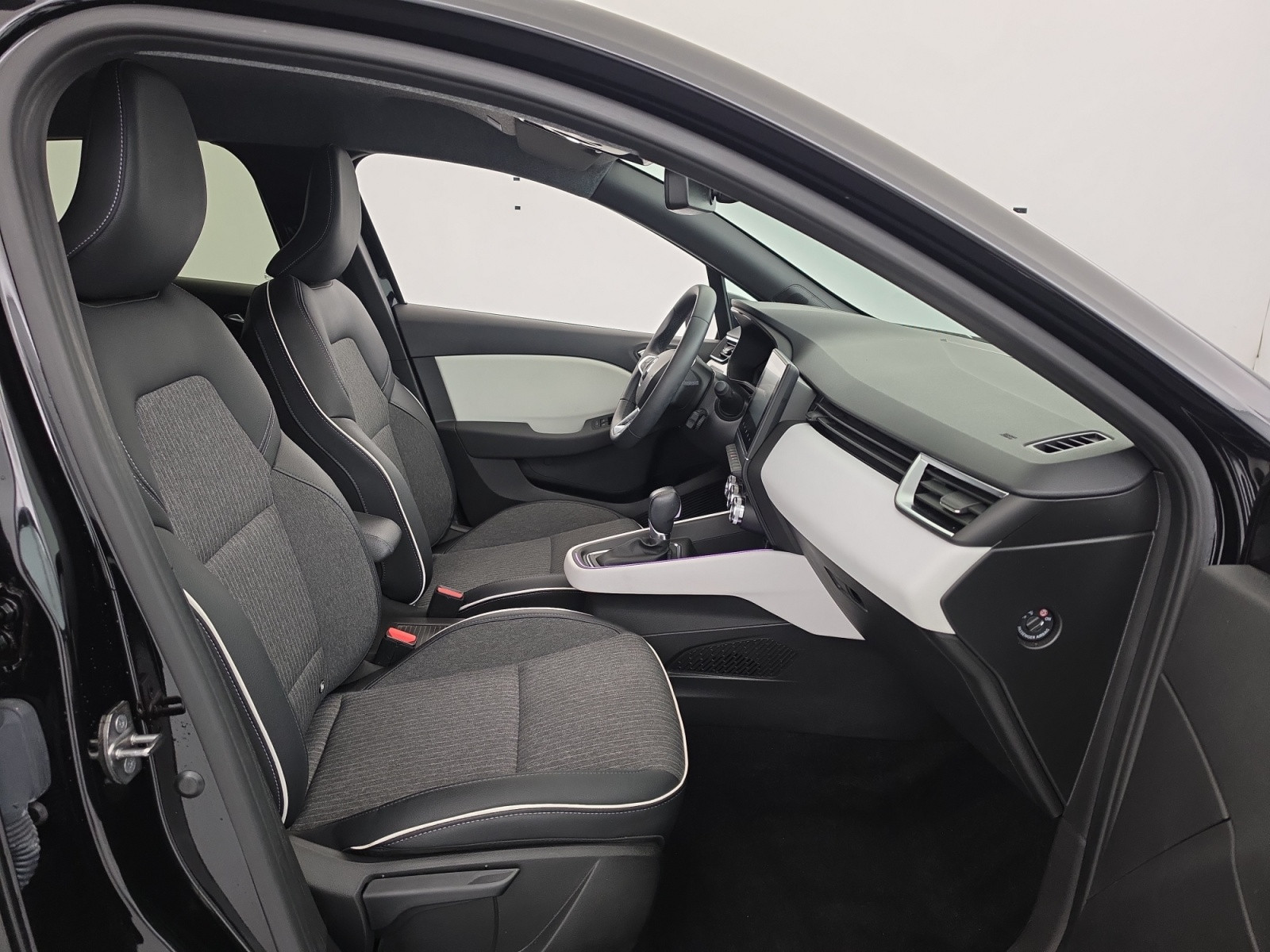 Vente en ligne Renault Clio 5 Clio E-Tech full hybrid 145 au prix de 17 390 €