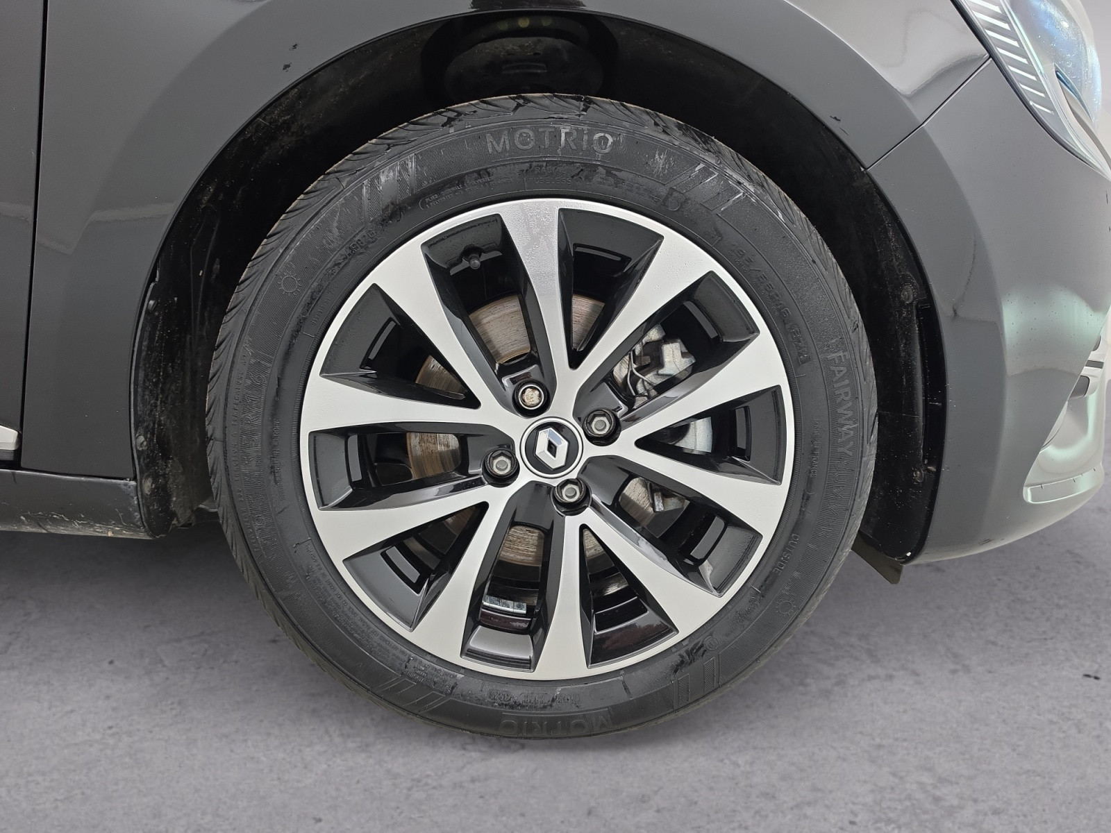 Vente en ligne Renault Clio 5 Clio E-Tech full hybrid 145 au prix de 17 390 €
