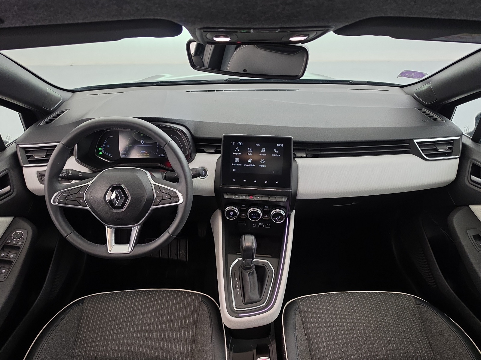 Vente en ligne Renault Clio 5 Clio E-Tech full hybrid 145 au prix de 17 390 €