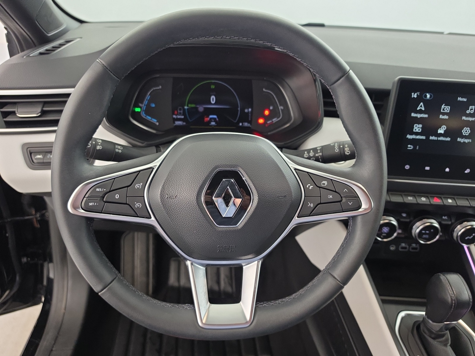 Vente en ligne Renault Clio 5 Clio E-Tech full hybrid 145 au prix de 17 390 €