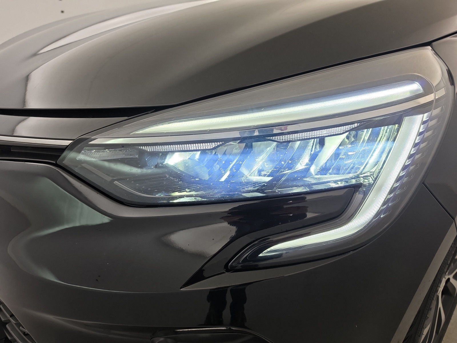 Vente en ligne Renault Clio 5 Clio E-Tech full hybrid 145 au prix de 17 390 €