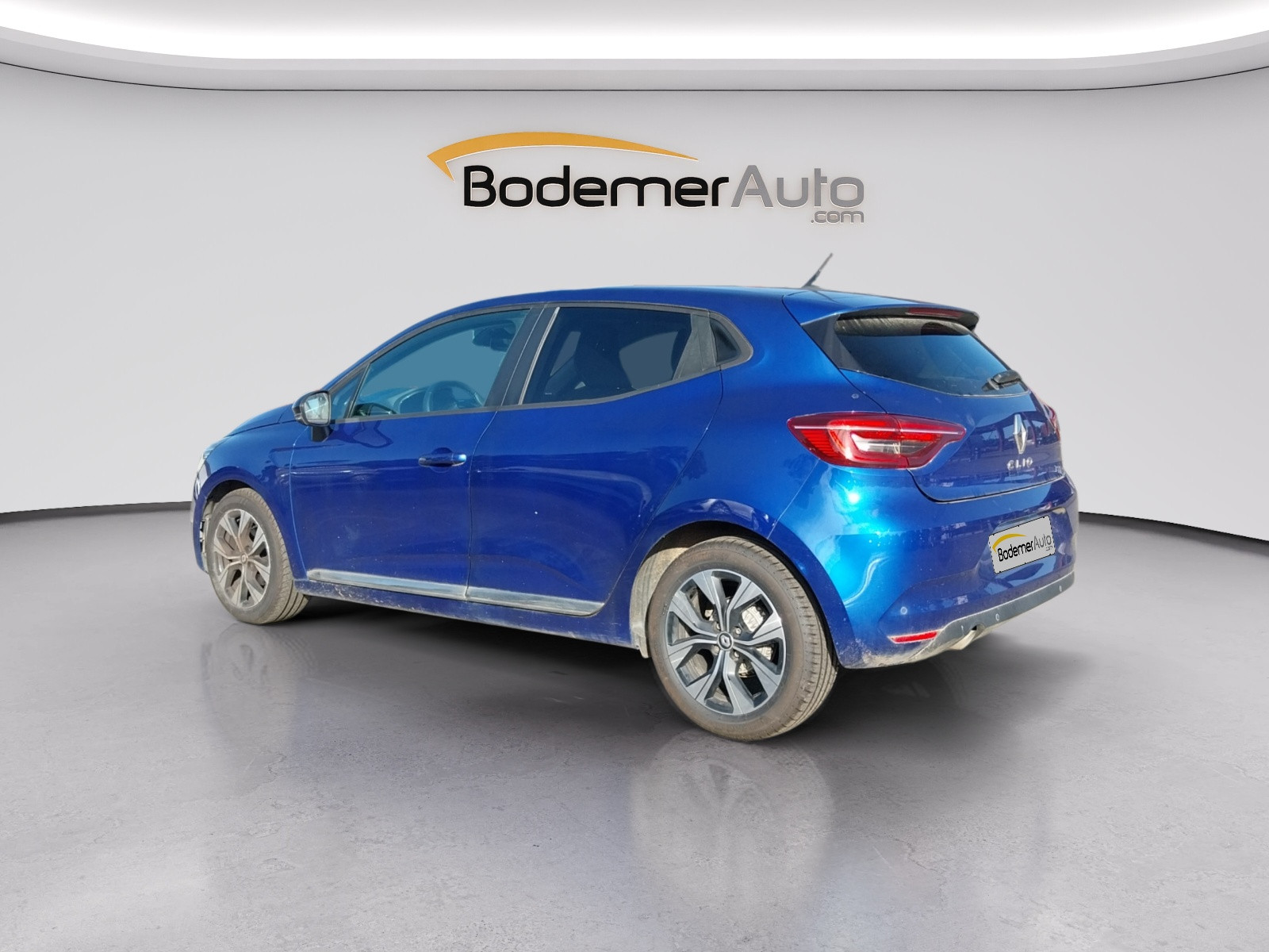 Vente en ligne Renault Clio 5 Clio TCe 90 au prix de 14 490 €