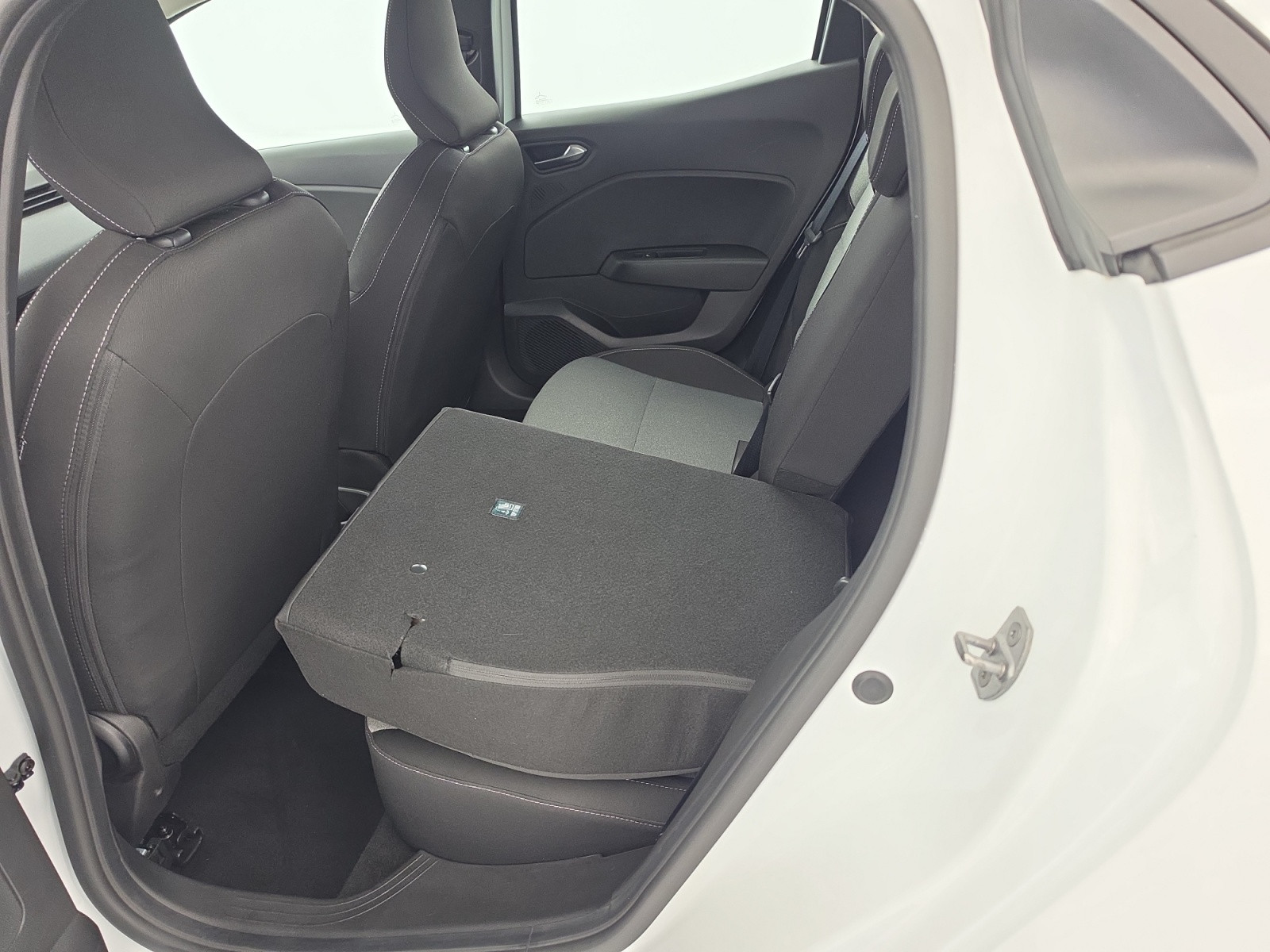 Vente en ligne Renault Clio 5 Clio Blue dCi 100 ch GSR2 au prix de 16 490 €