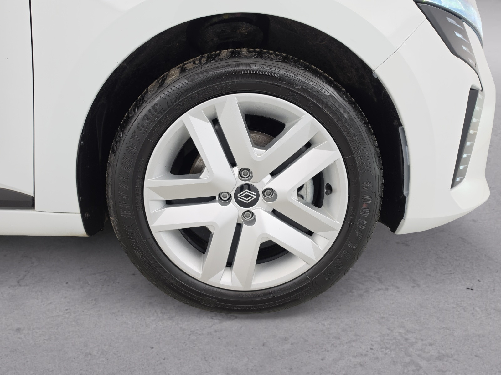 Vente en ligne Renault Clio 5 Clio Blue dCi 100 ch GSR2 au prix de 16 490 €
