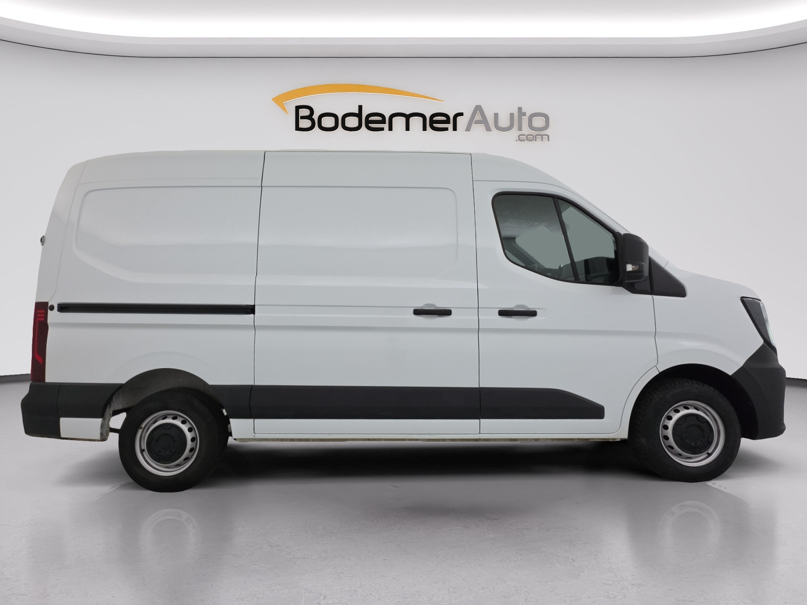 Vente en ligne Renault Master Fourgon MASTER FG BLUE DCI 130 L2H2 3T5 TR au prix de 28 990 €