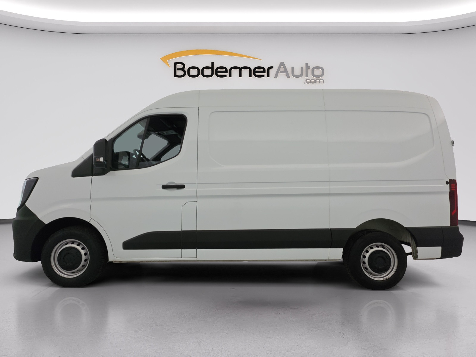 Vente en ligne Renault Master Fourgon MASTER FG BLUE DCI 130 L2H2 3T5 TR au prix de 28 990 €