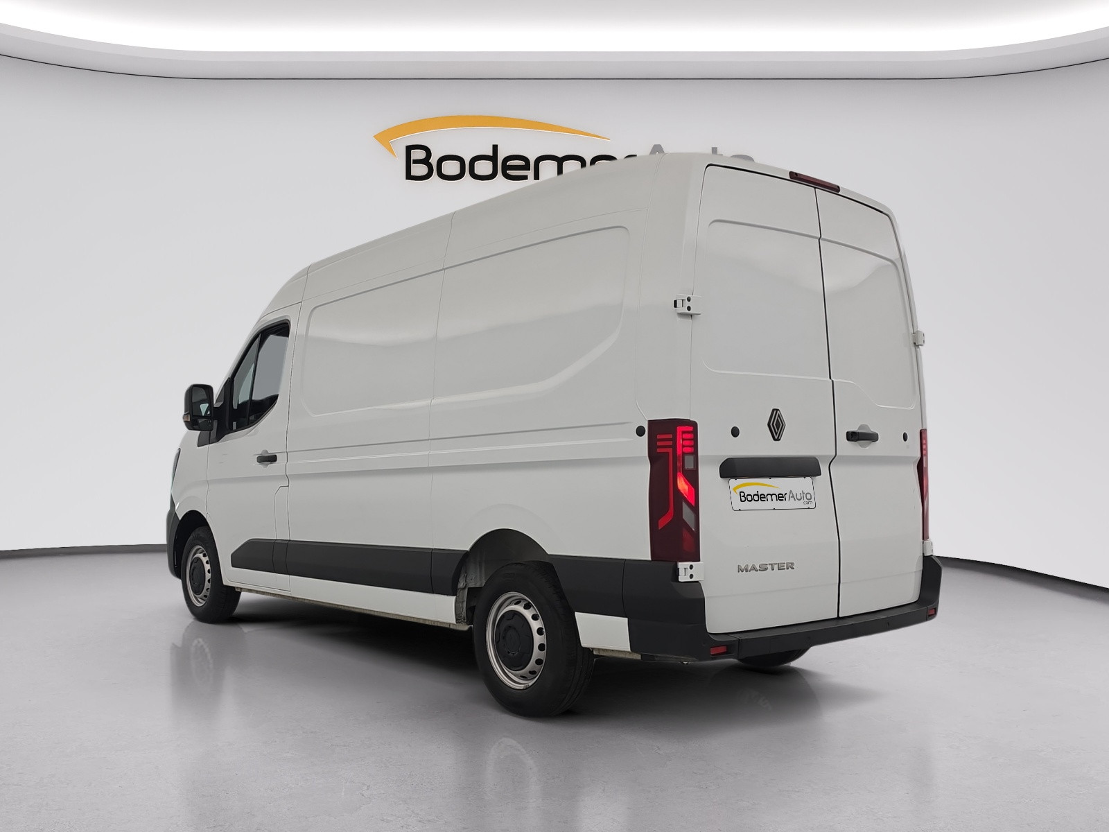 Vente en ligne Renault Master Fourgon MASTER FG BLUE DCI 130 L2H2 3T5 TR au prix de 28 990 €