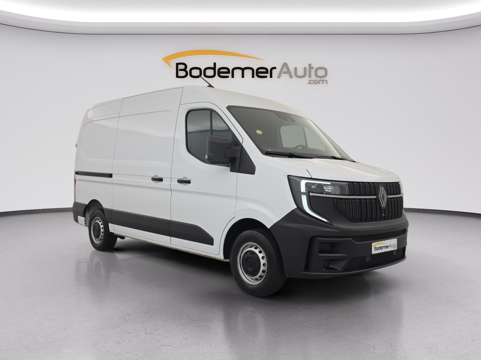 Vente en ligne Renault Master Fourgon MASTER FG BLUE DCI 130 L2H2 3T5 TR au prix de 28 990 €