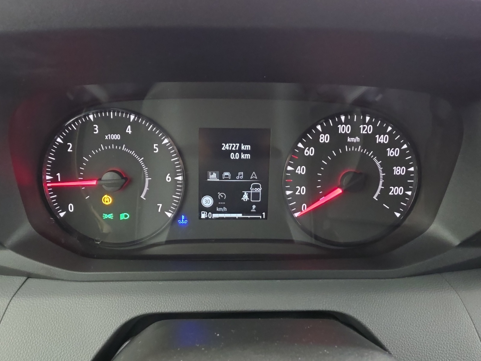 Vente en ligne Renault Master Fourgon MASTER FG BLUE DCI 130 L2H2 3T5 TR au prix de 28 990 €